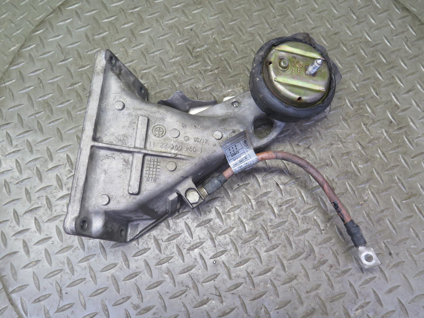 01-06 BMW E46 330Ci M54 Set of 2 Engine Left & Right Motor Mount Support OEM