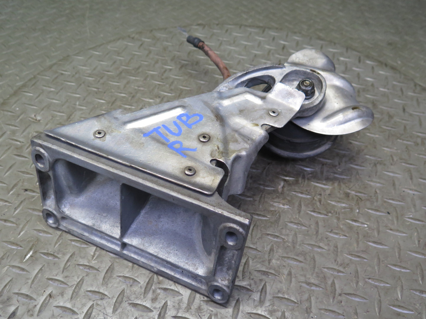 01-06 BMW E46 330Ci M54 Set of 2 Engine Left & Right Motor Mount Support OEM