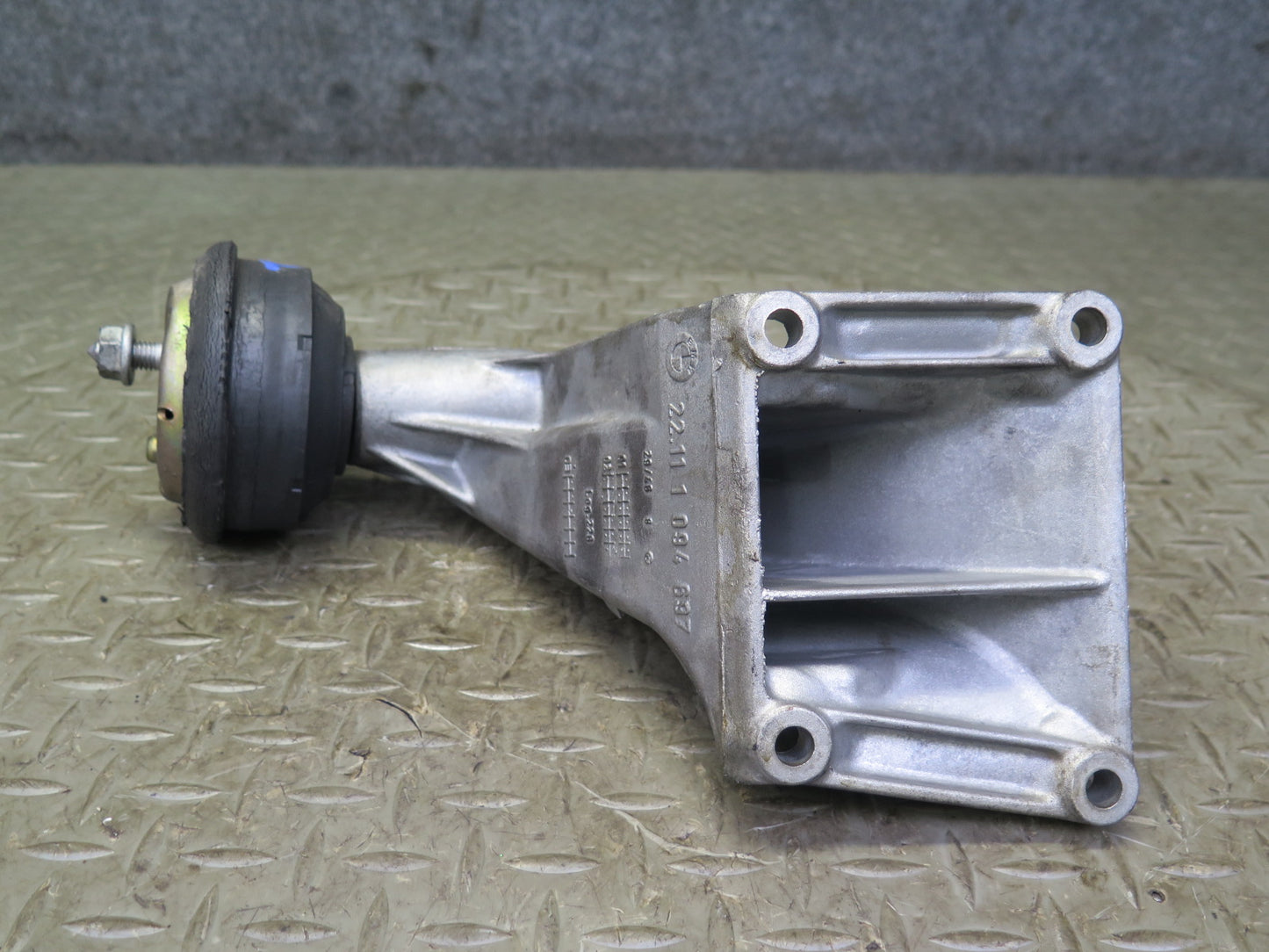 01-06 BMW E46 330Ci M54 Set of 2 Engine Left & Right Motor Mount Support OEM