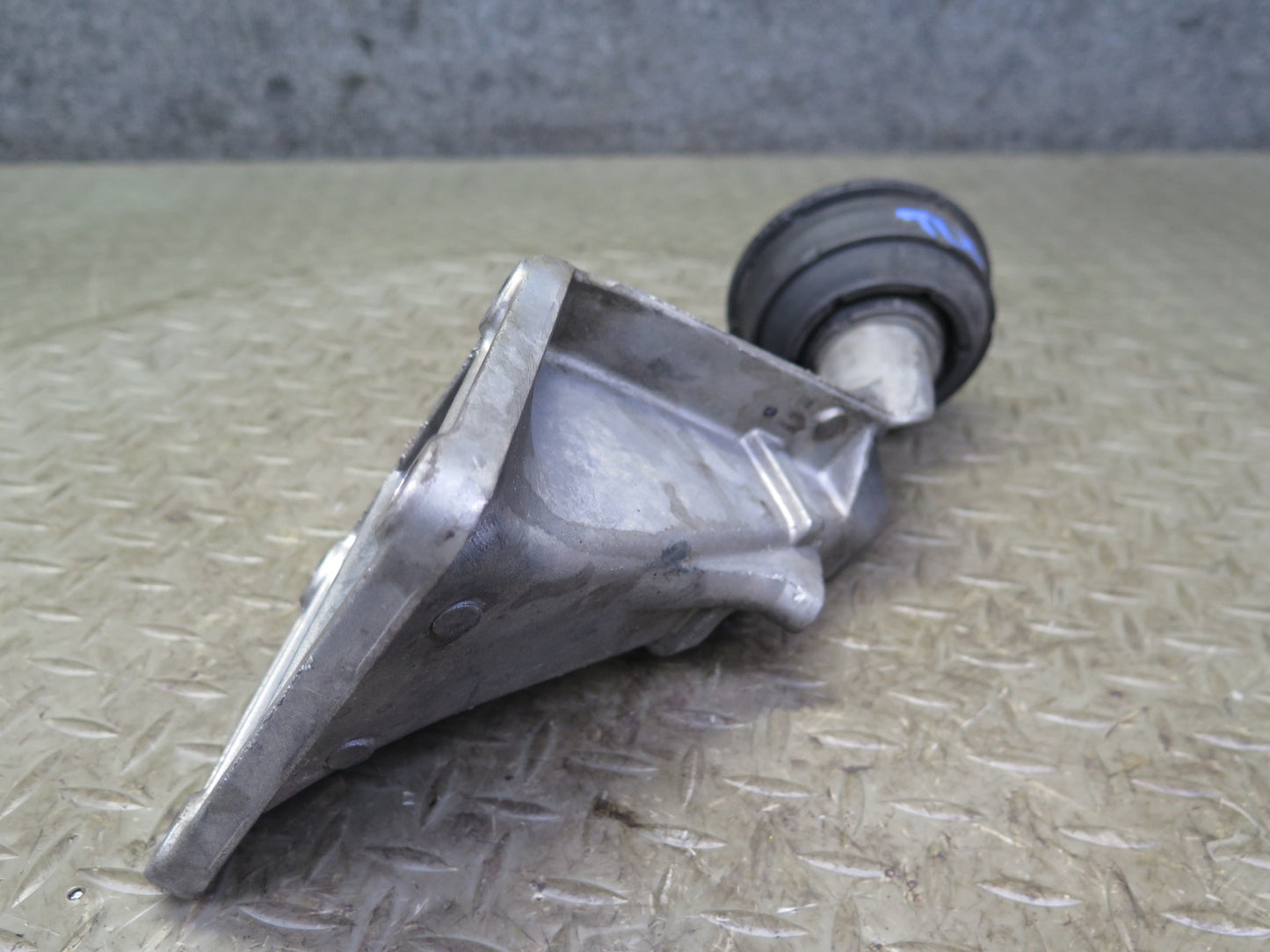 01-06 BMW E46 330Ci M54 Set of 2 Engine Left & Right Motor Mount Support OEM