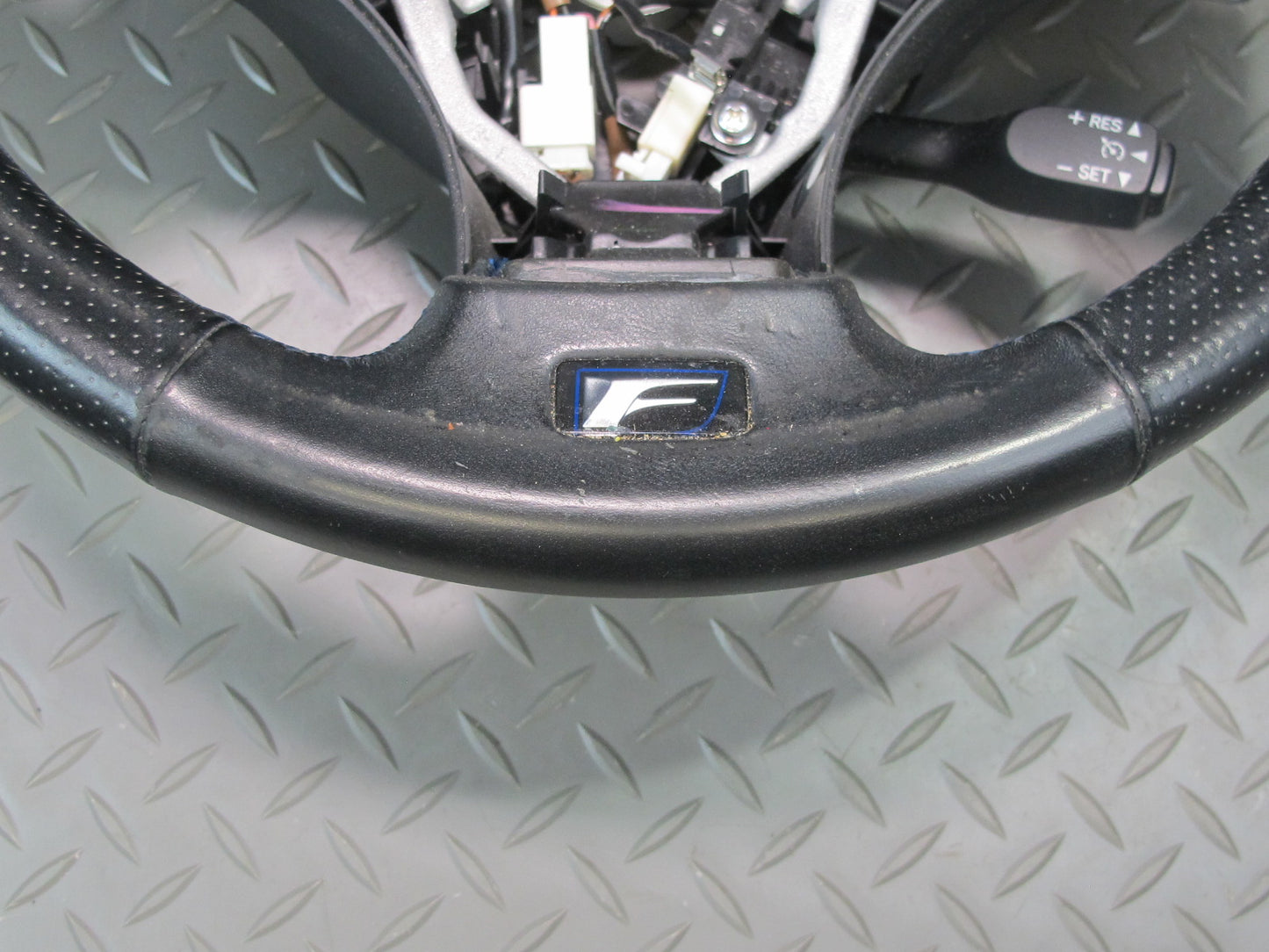 08-09 Lexus USE20L Is-f Leather Multifunctional Steering w Shifters & Cruise OEM