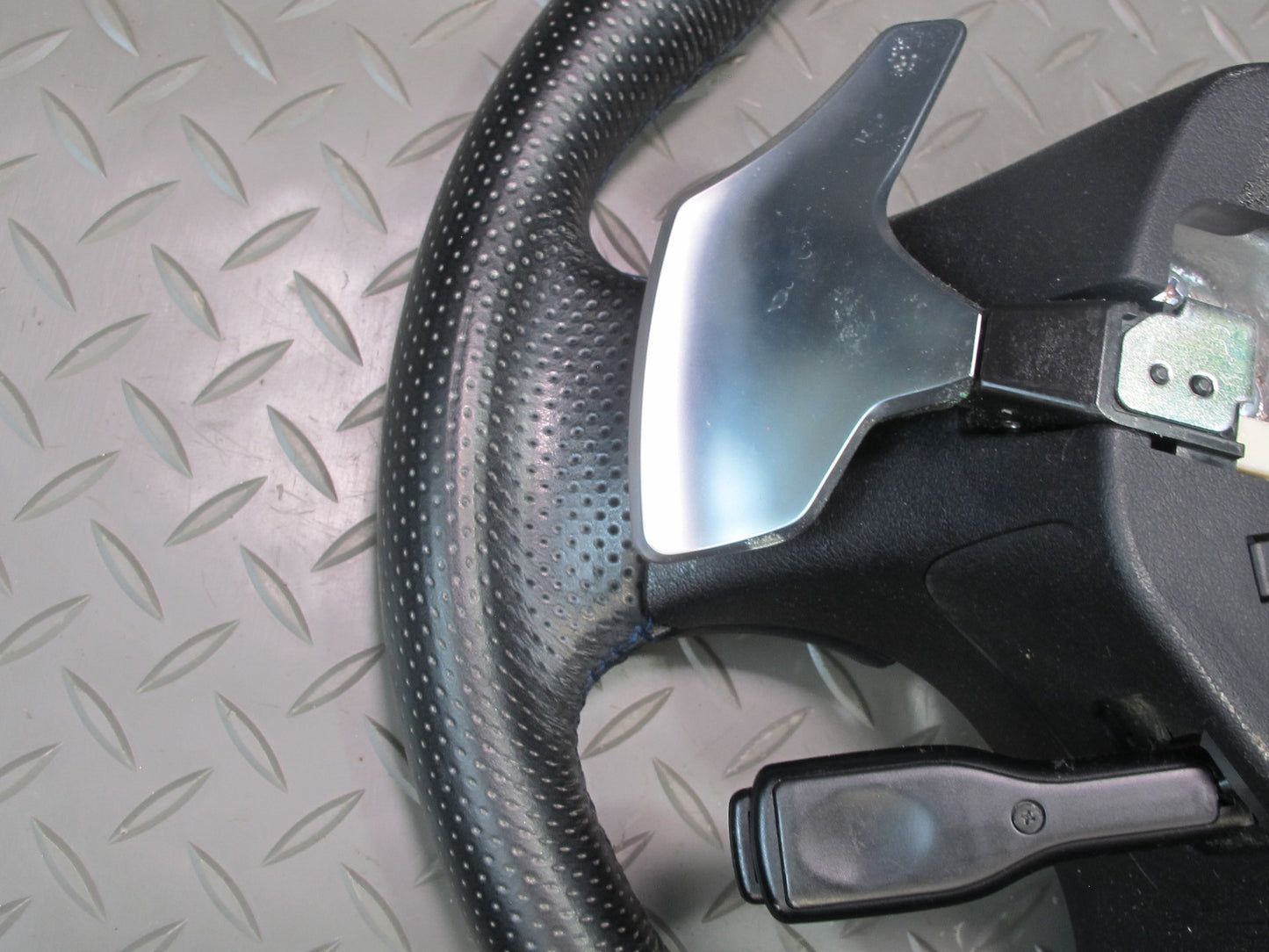 08-09 Lexus USE20L Is-f Leather Multifunctional Steering w Shifters & Cruise OEM