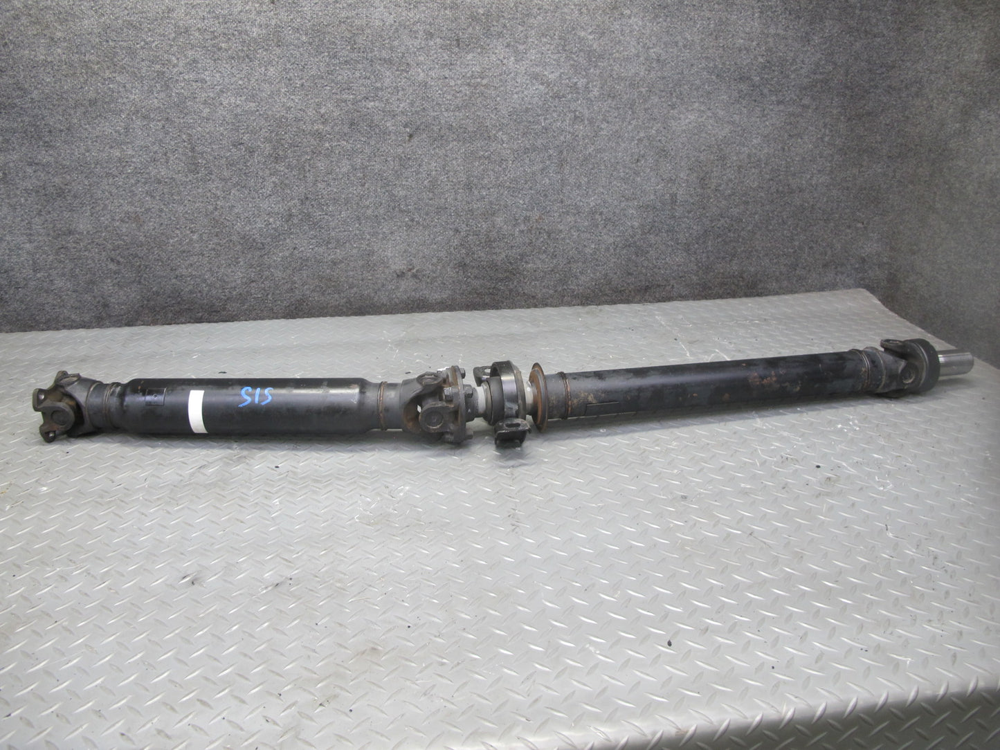 01-05 Lexus JCE10L IS300 Sedan A/T Rear Drive Shaft Driveshaft OEM