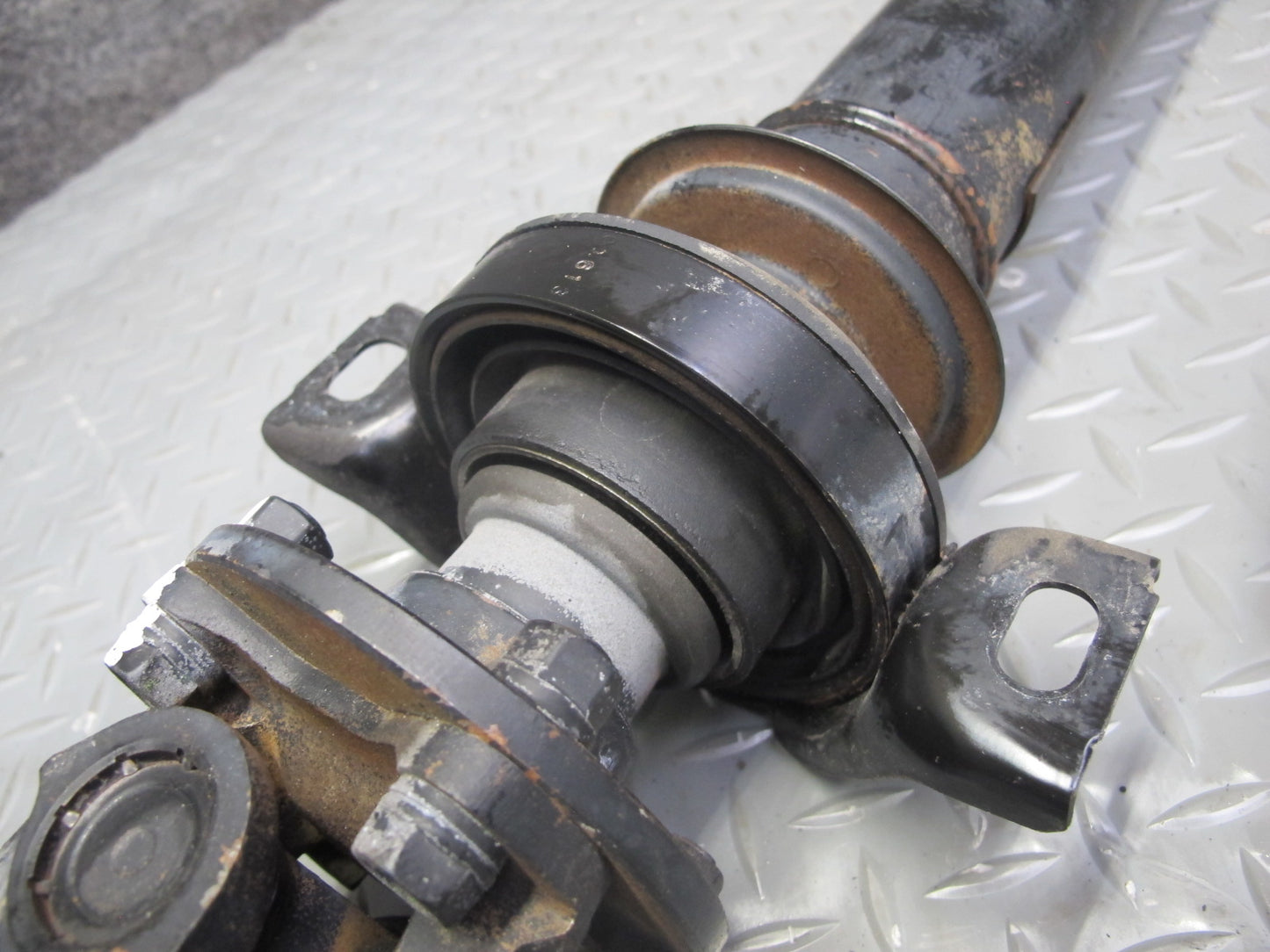 01-05 Lexus JCE10L IS300 Sedan A/T Rear Drive Shaft Driveshaft OEM