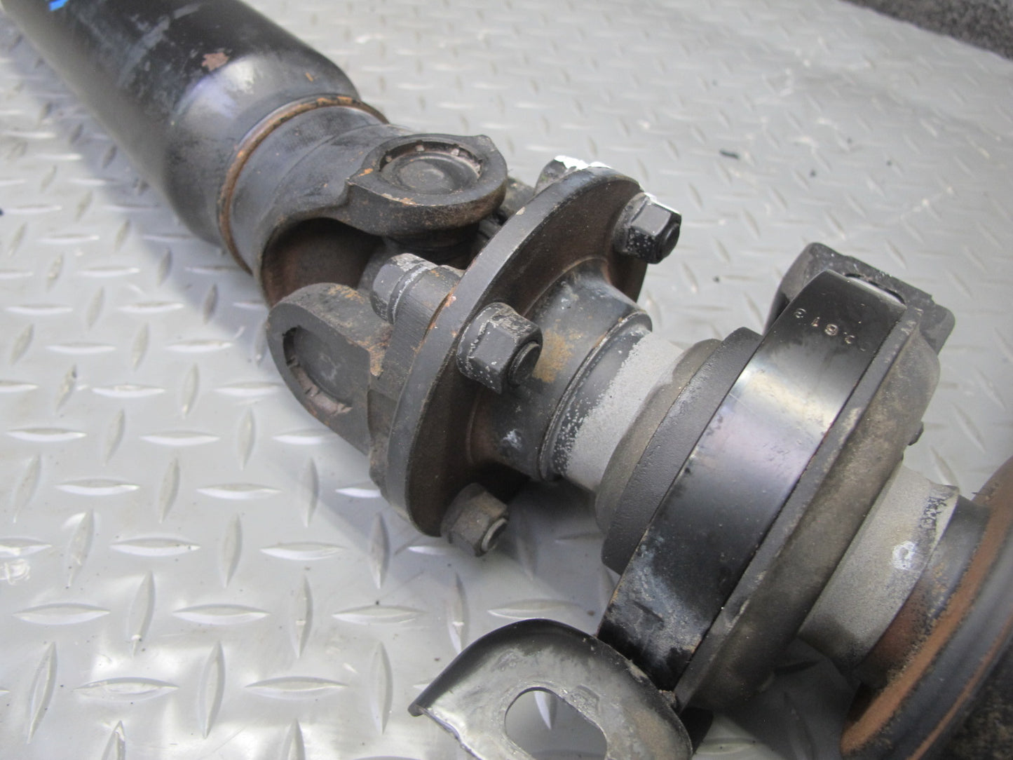 01-05 Lexus JCE10L IS300 Sedan A/T Rear Drive Shaft Driveshaft OEM