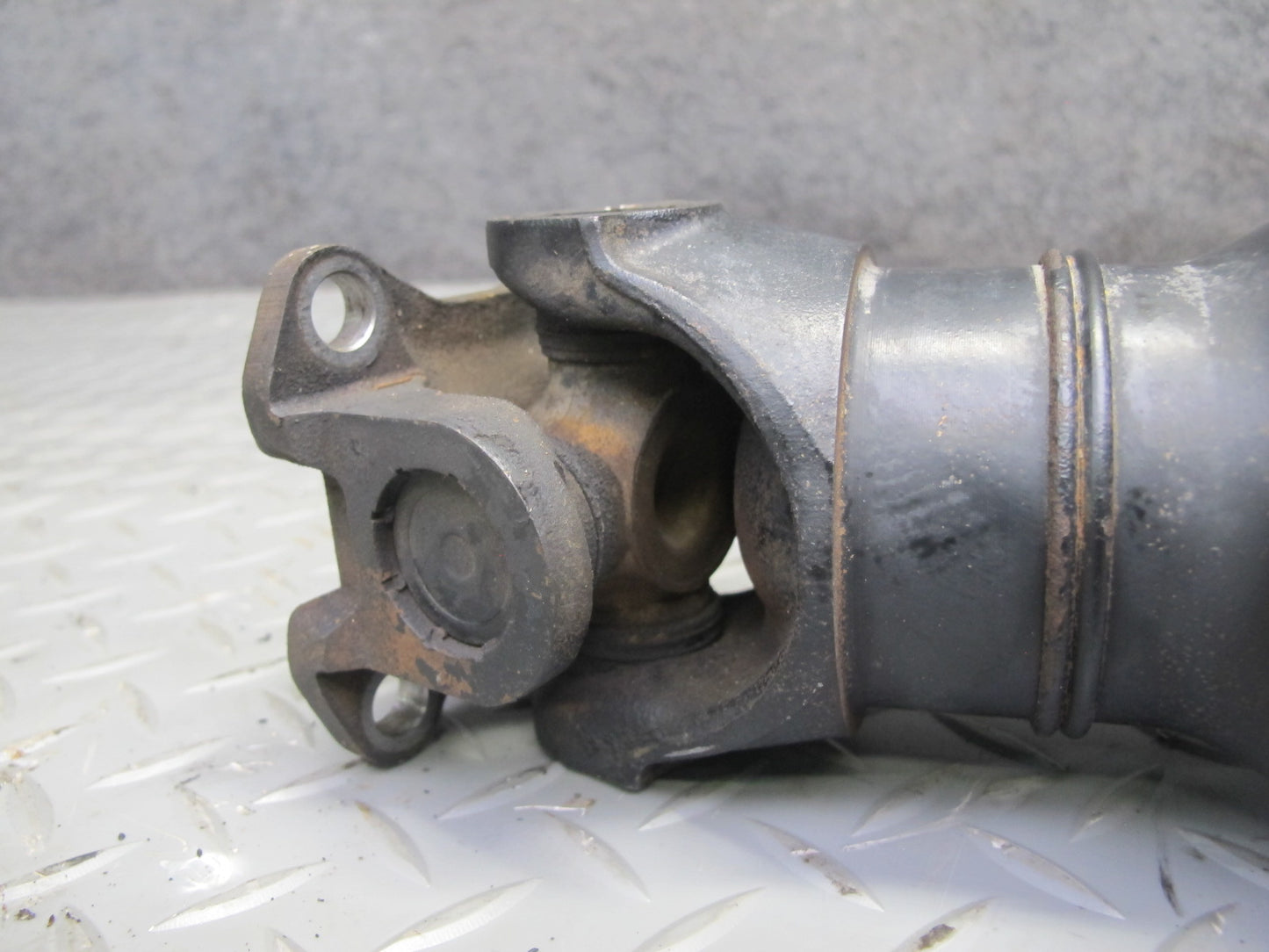 01-05 Lexus JCE10L IS300 Sedan A/T Rear Drive Shaft Driveshaft OEM