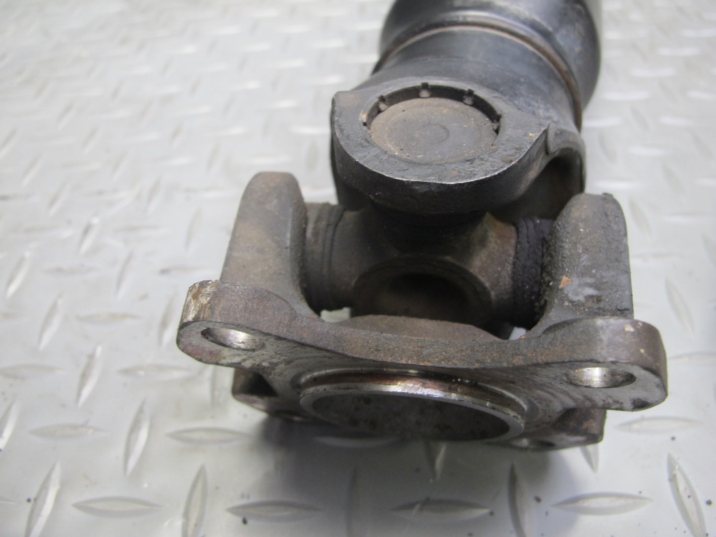 01-05 Lexus JCE10L IS300 Sedan A/T Rear Drive Shaft Driveshaft OEM