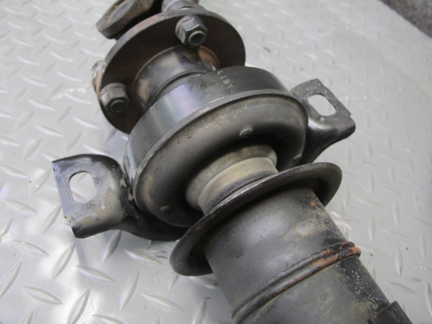 01-05 Lexus JCE10L IS300 Sedan A/T Rear Drive Shaft Driveshaft OEM