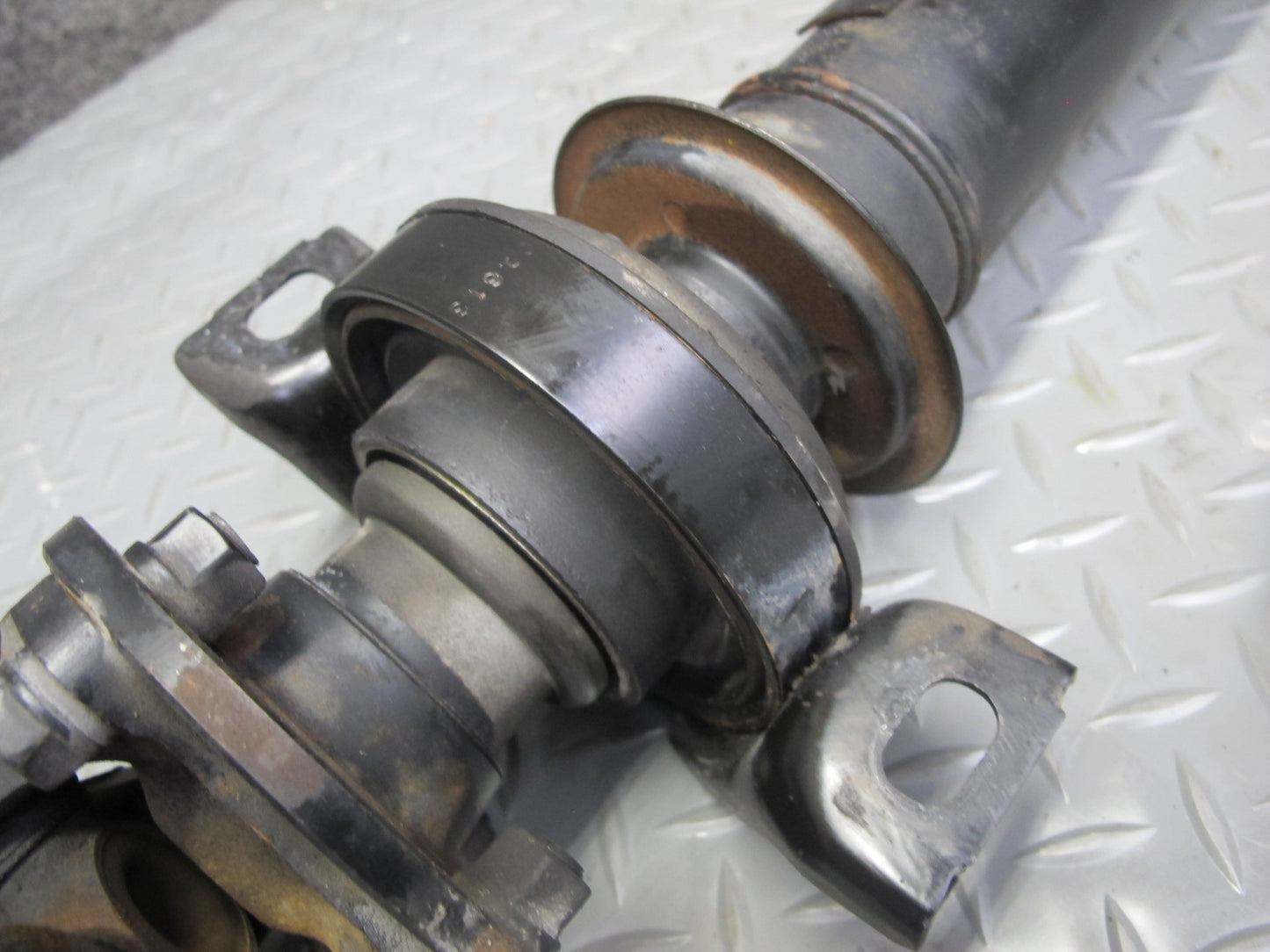 01-05 Lexus JCE10L IS300 Sedan A/T Rear Drive Shaft Driveshaft OEM