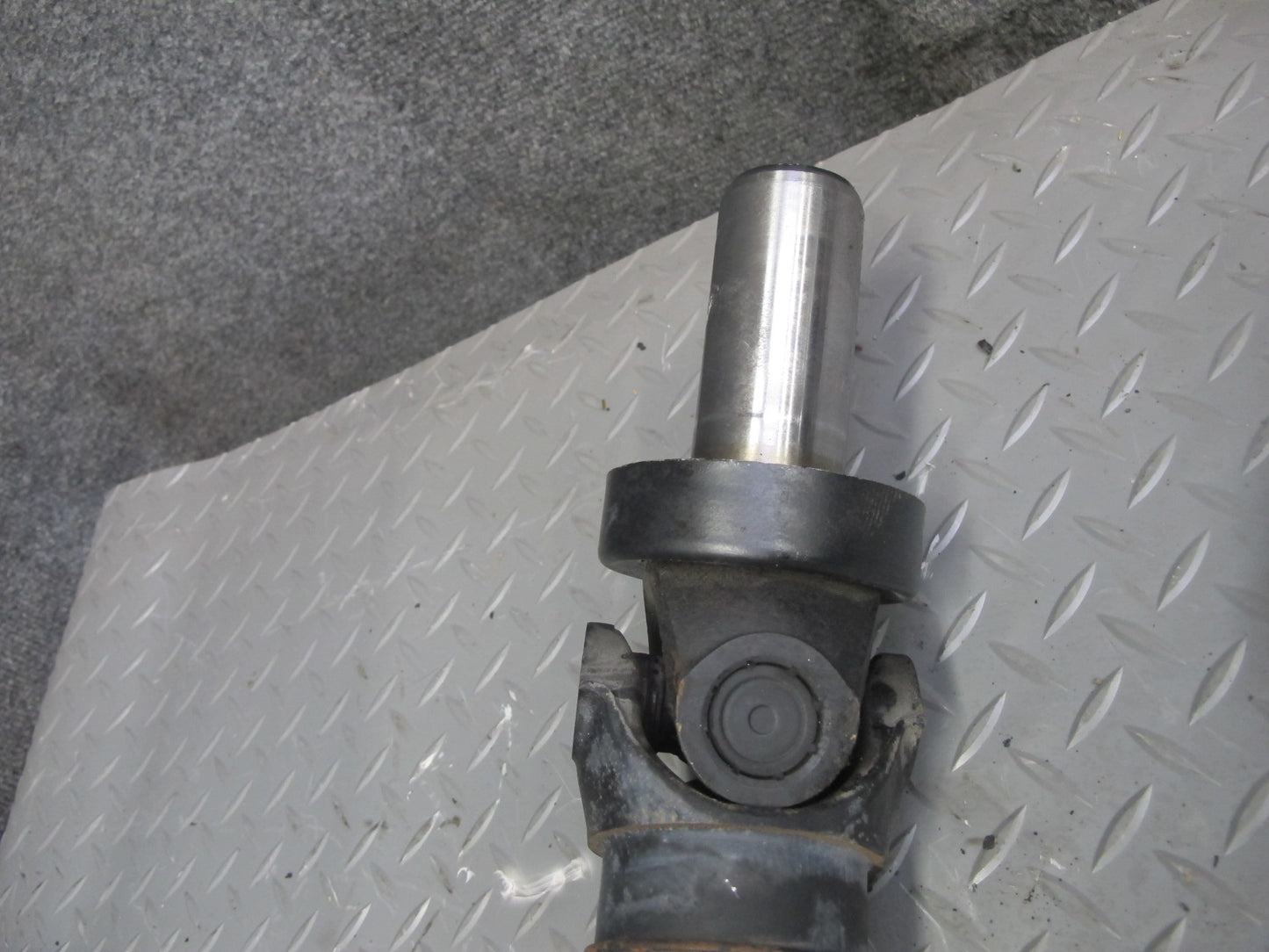 01-05 Lexus JCE10L IS300 Sedan A/T Rear Drive Shaft Driveshaft OEM