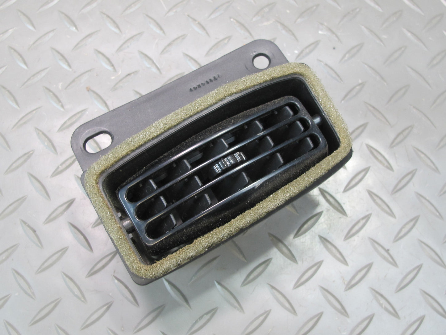 03-06 Chevrolet SSR Dash Dashboard Right Air Vent Grille OEM