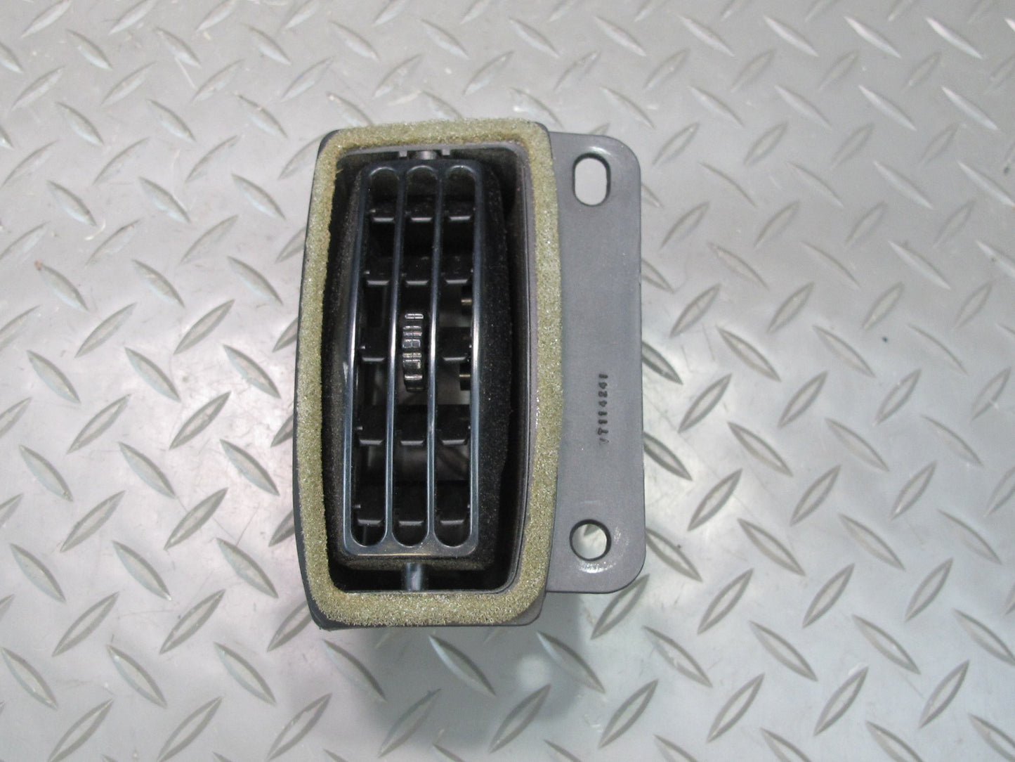 03-06 Chevrolet SSR Dash Dashboard Right Air Vent Grille OEM