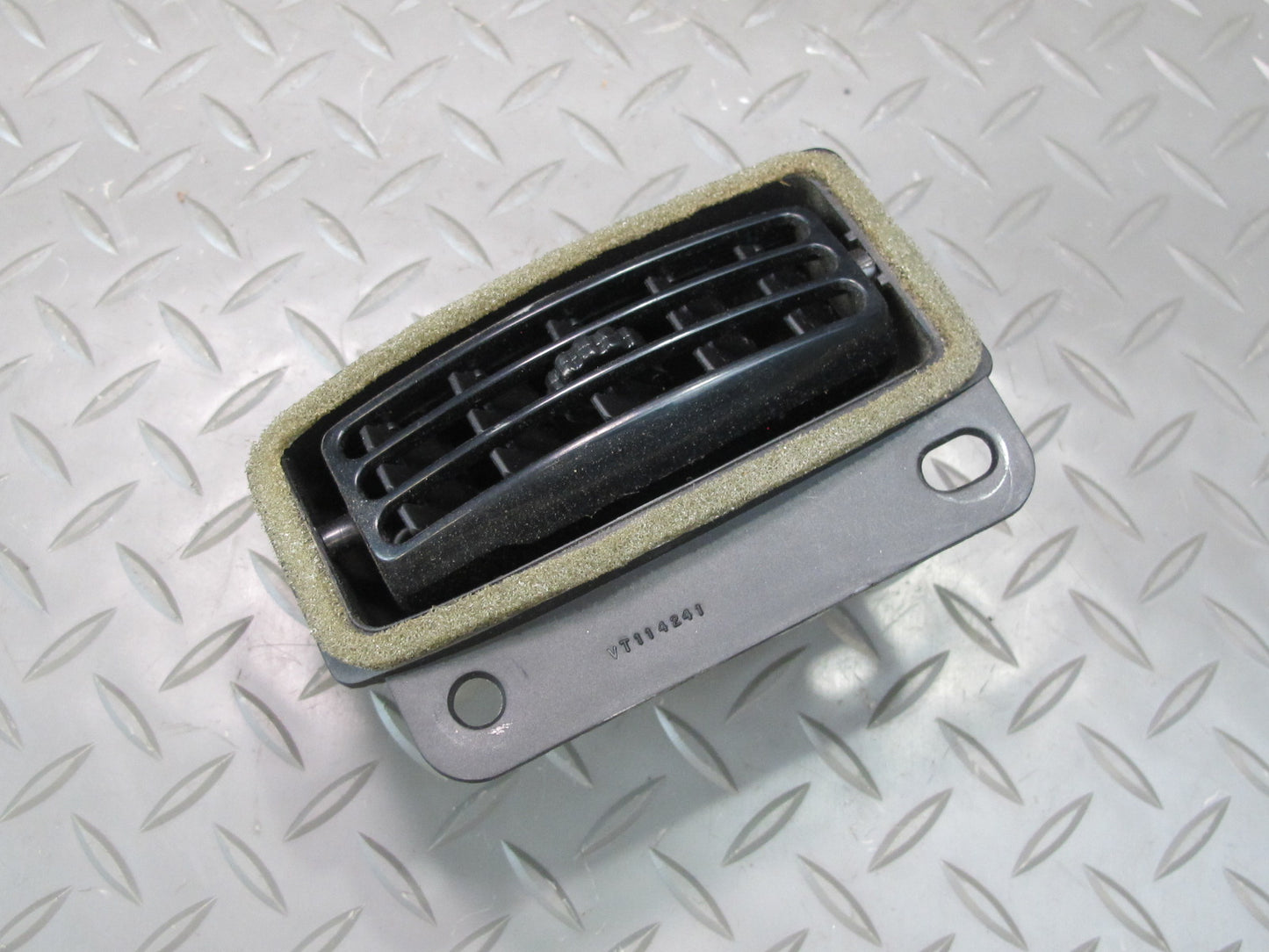 03-06 Chevrolet SSR Dash Dashboard Right Air Vent Grille OEM