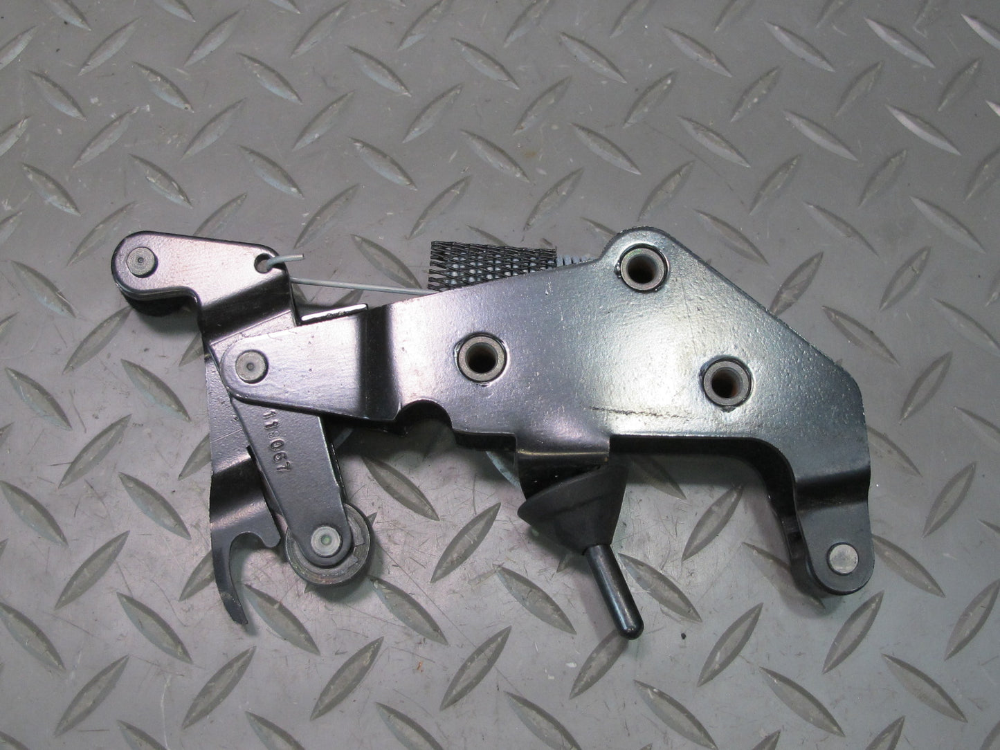 03-06 Chevrolet SSR Front Right Roof Windshield Frame Lock Latch OEM