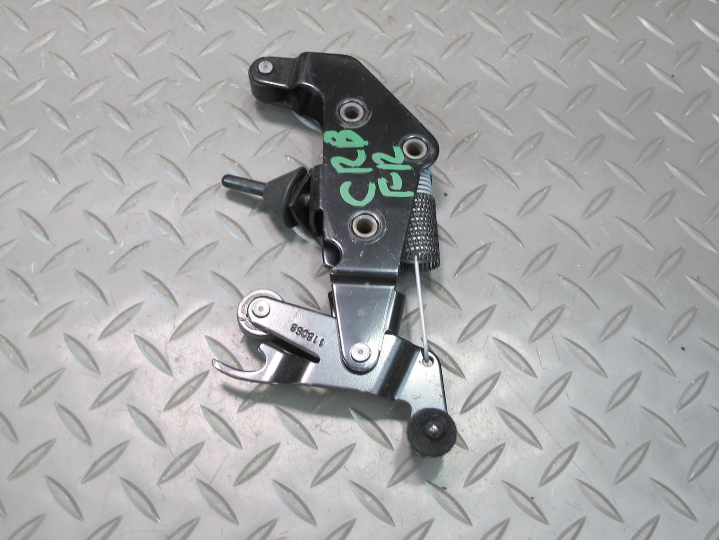 03-06 Chevrolet SSR Front Right Roof Windshield Frame Lock Latch OEM