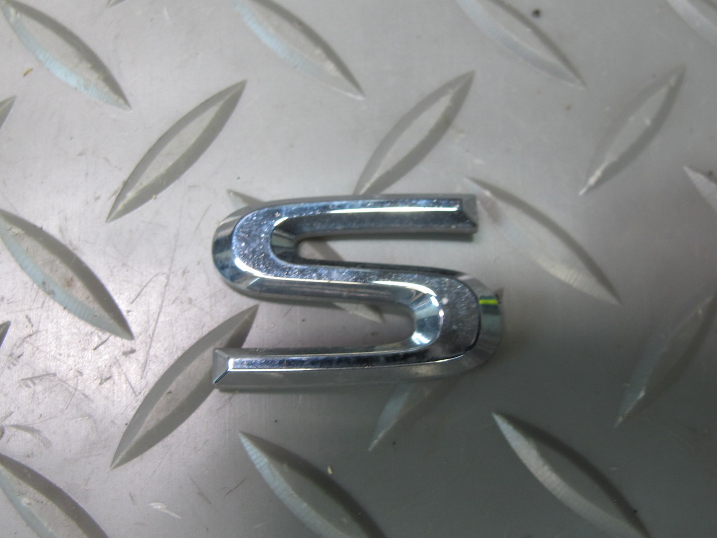 08-14 Lexus USE20L Is-f Rear Trunk Lid Lower Logo Badge Set OEM