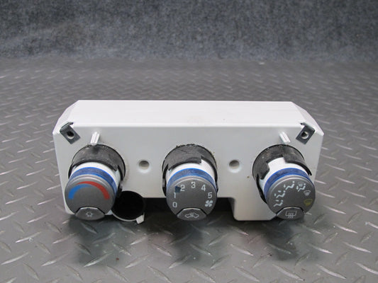 03-06 Chevrolet SSR A/C Air Conditioning Climate Control Switch Panel OEM