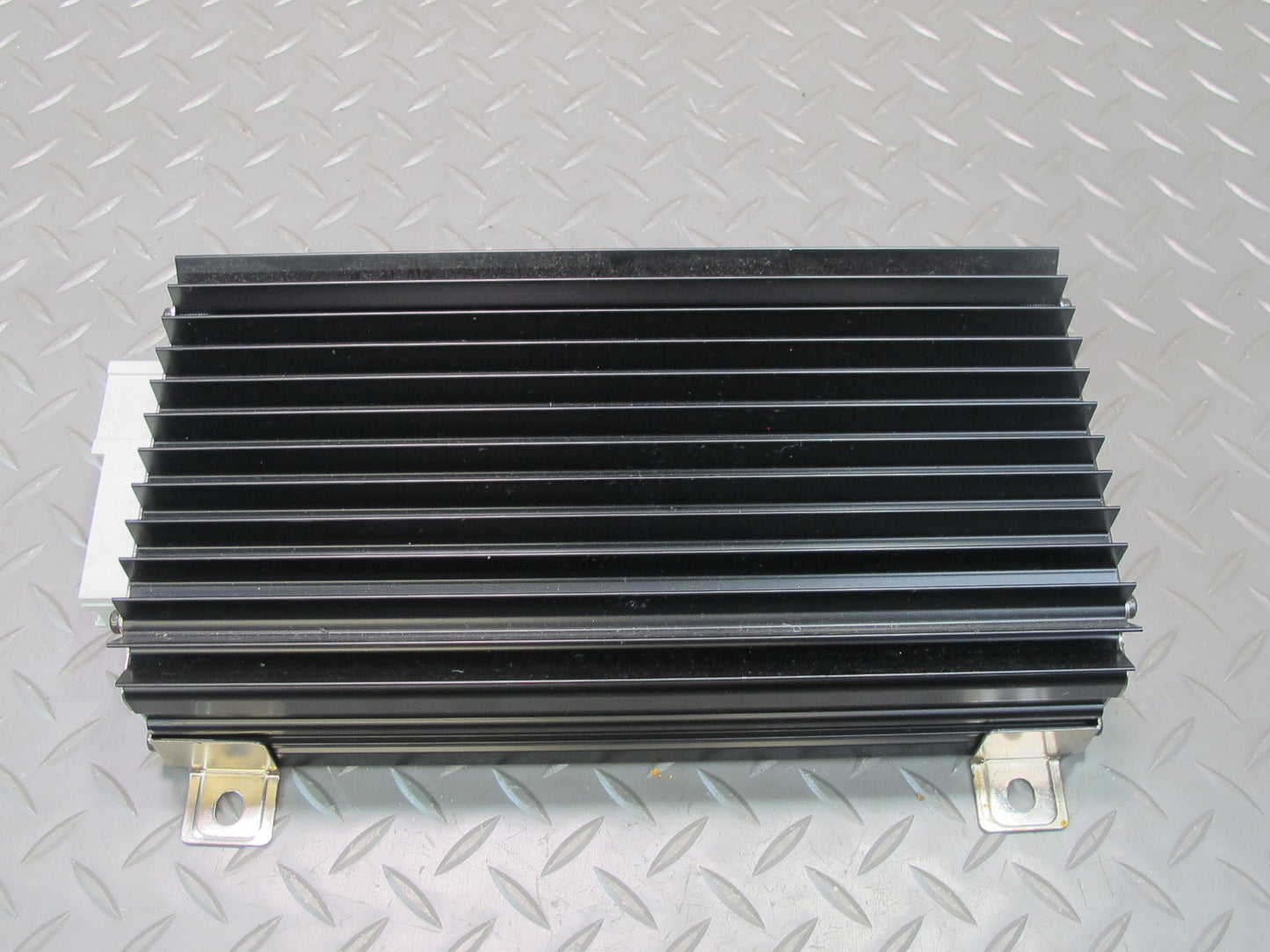 03-06 Chevrolet SSR Bose Radio Speaker Amplifier 15142743 OEM