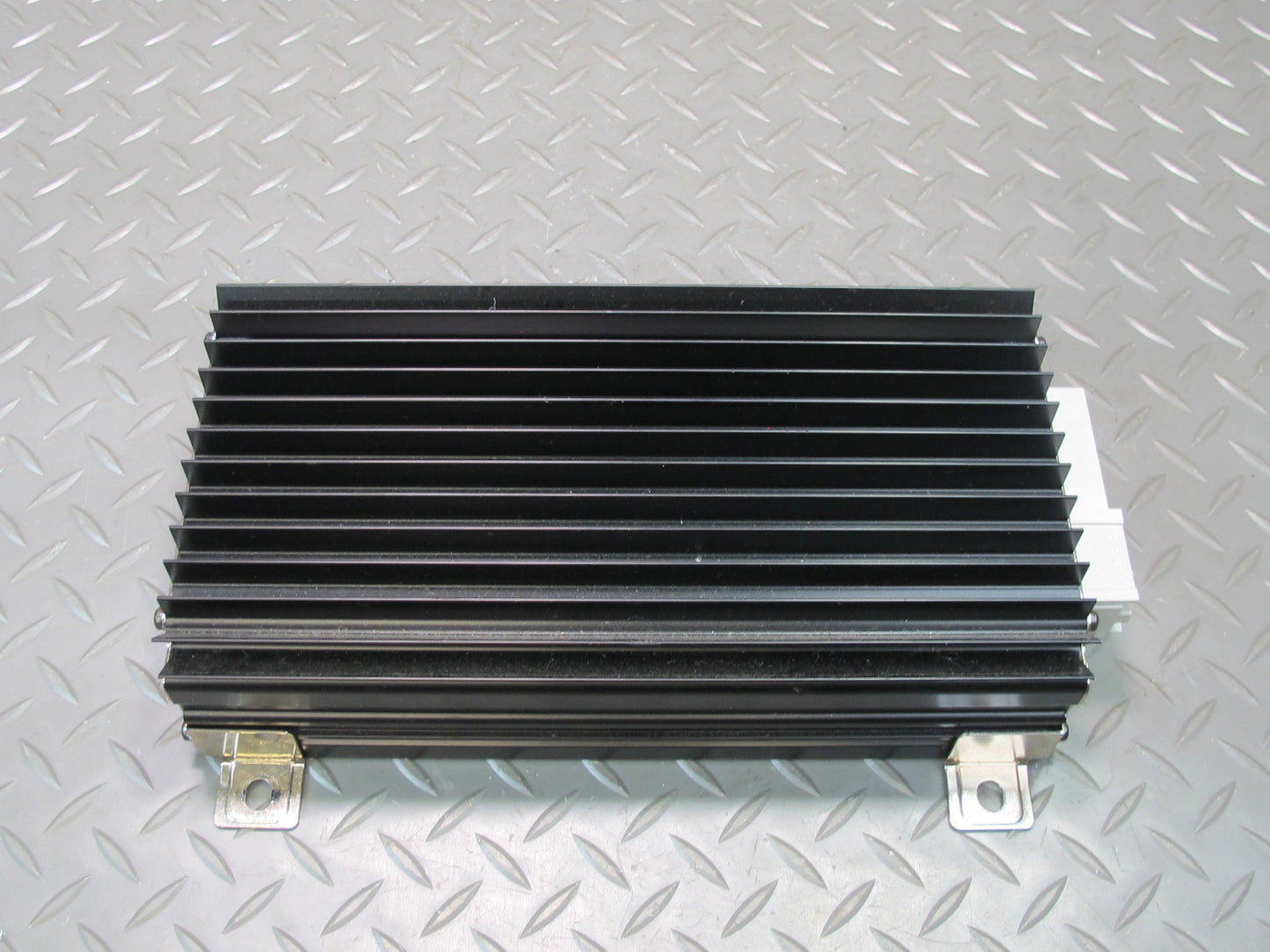 03-06 Chevrolet SSR Bose Radio Speaker Amplifier 15142743 OEM