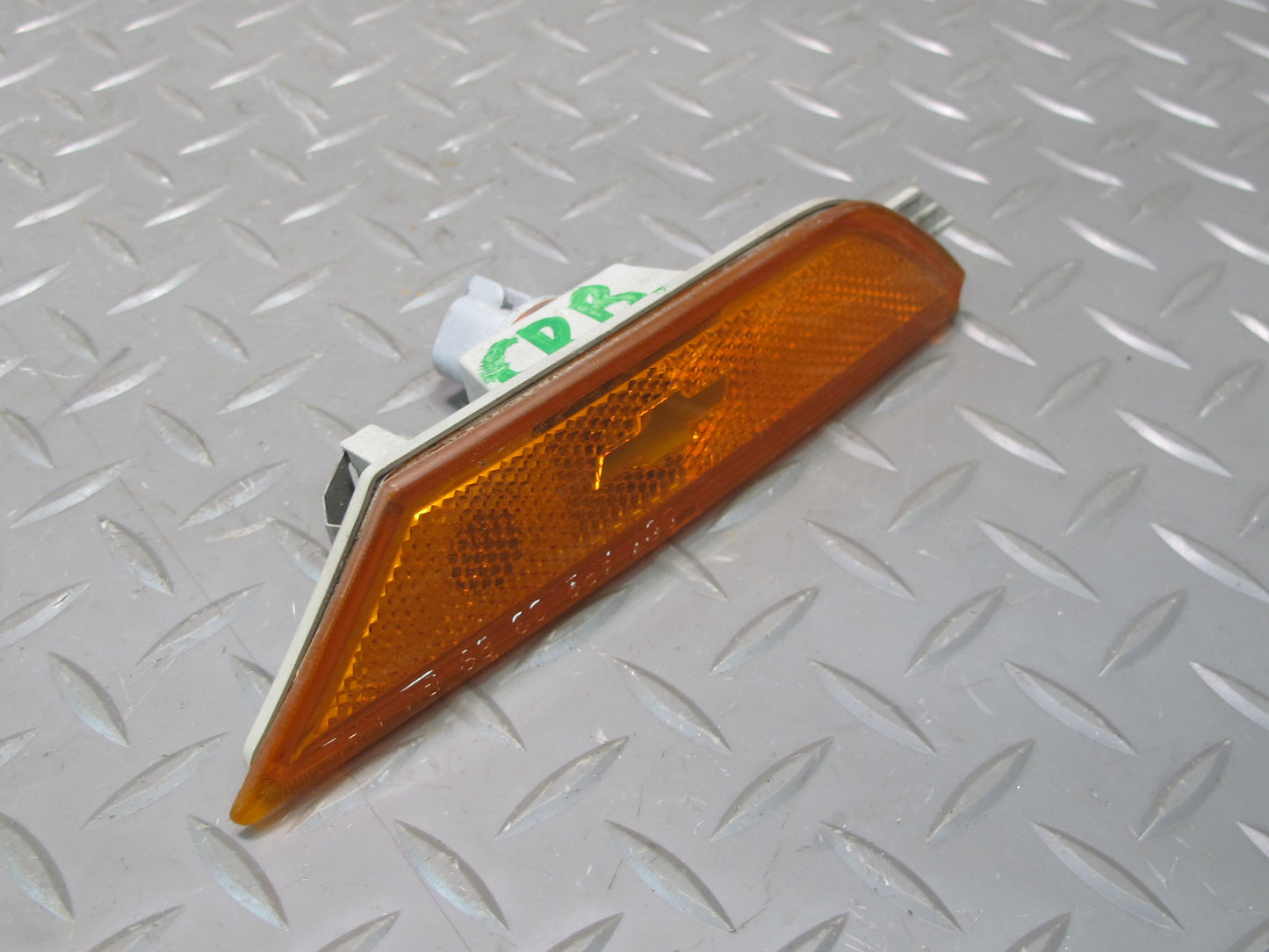 03-06 Chevrolet SSR Set of 2 Front Bumper Left & Right Side Marker Light OEM