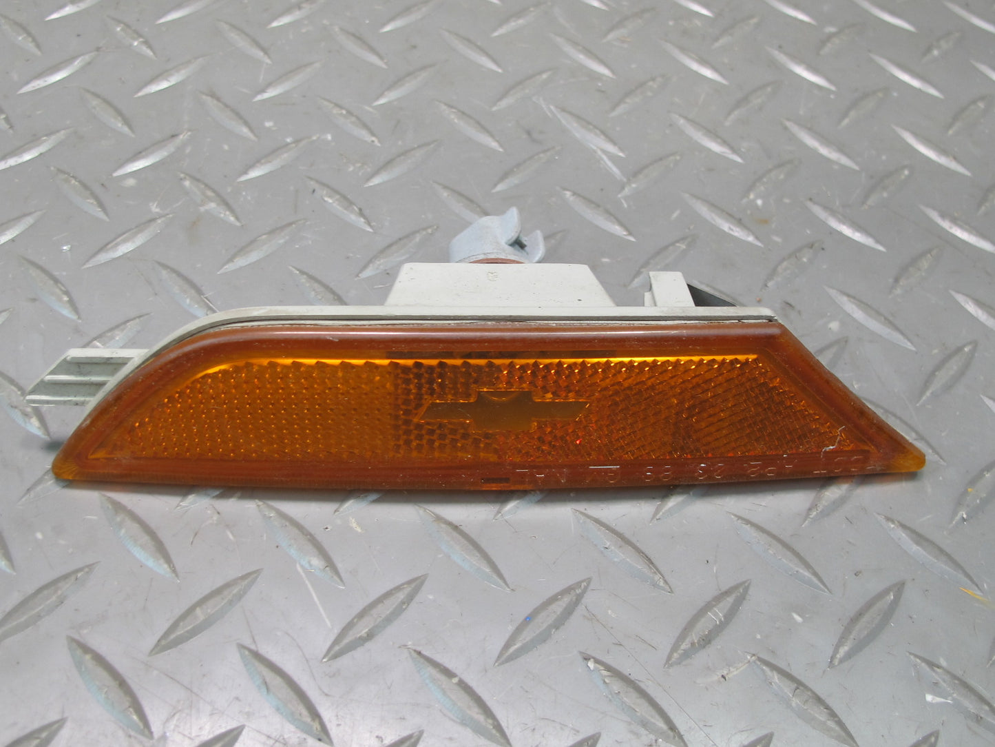 03-06 Chevrolet SSR Set of 2 Front Bumper Left & Right Side Marker Light OEM