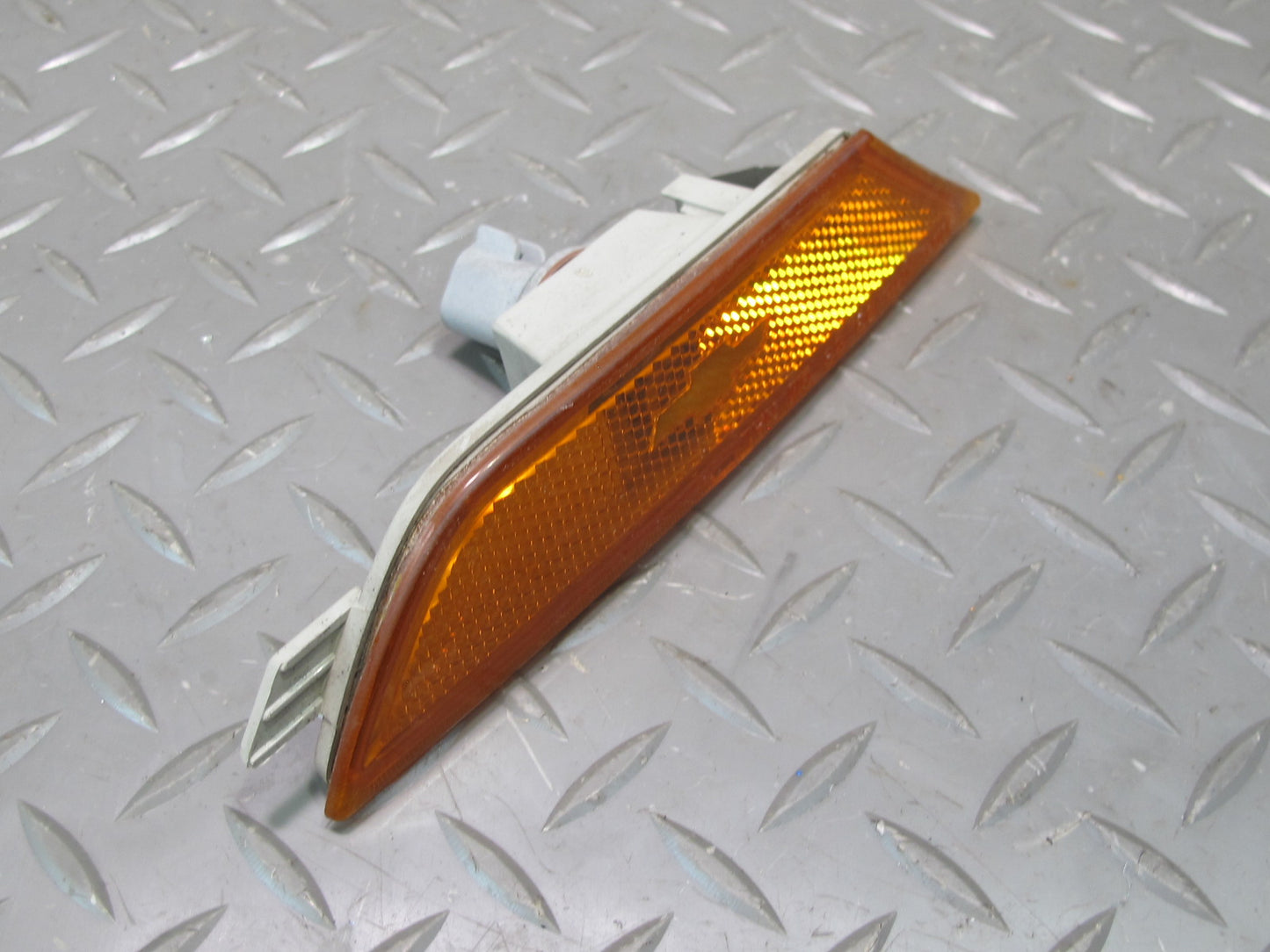 03-06 Chevrolet SSR Set of 2 Front Bumper Left & Right Side Marker Light OEM