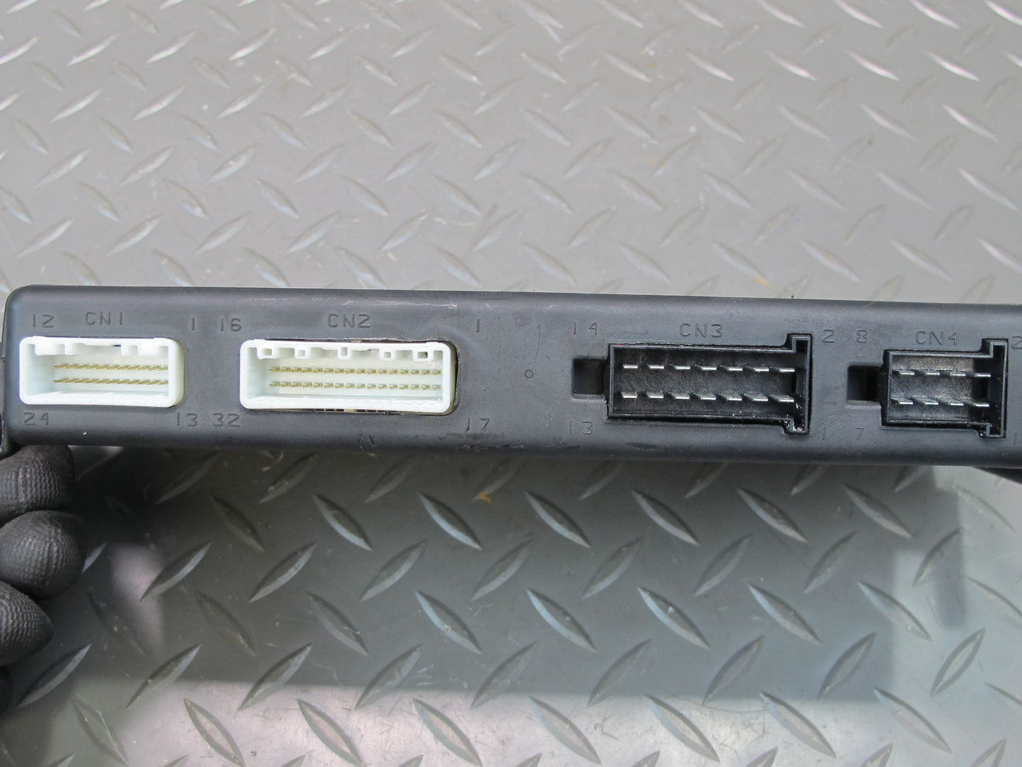 05-06 Chevrolet SSR Convertible RDM Folding TOP Roof Control Module Unit OEM