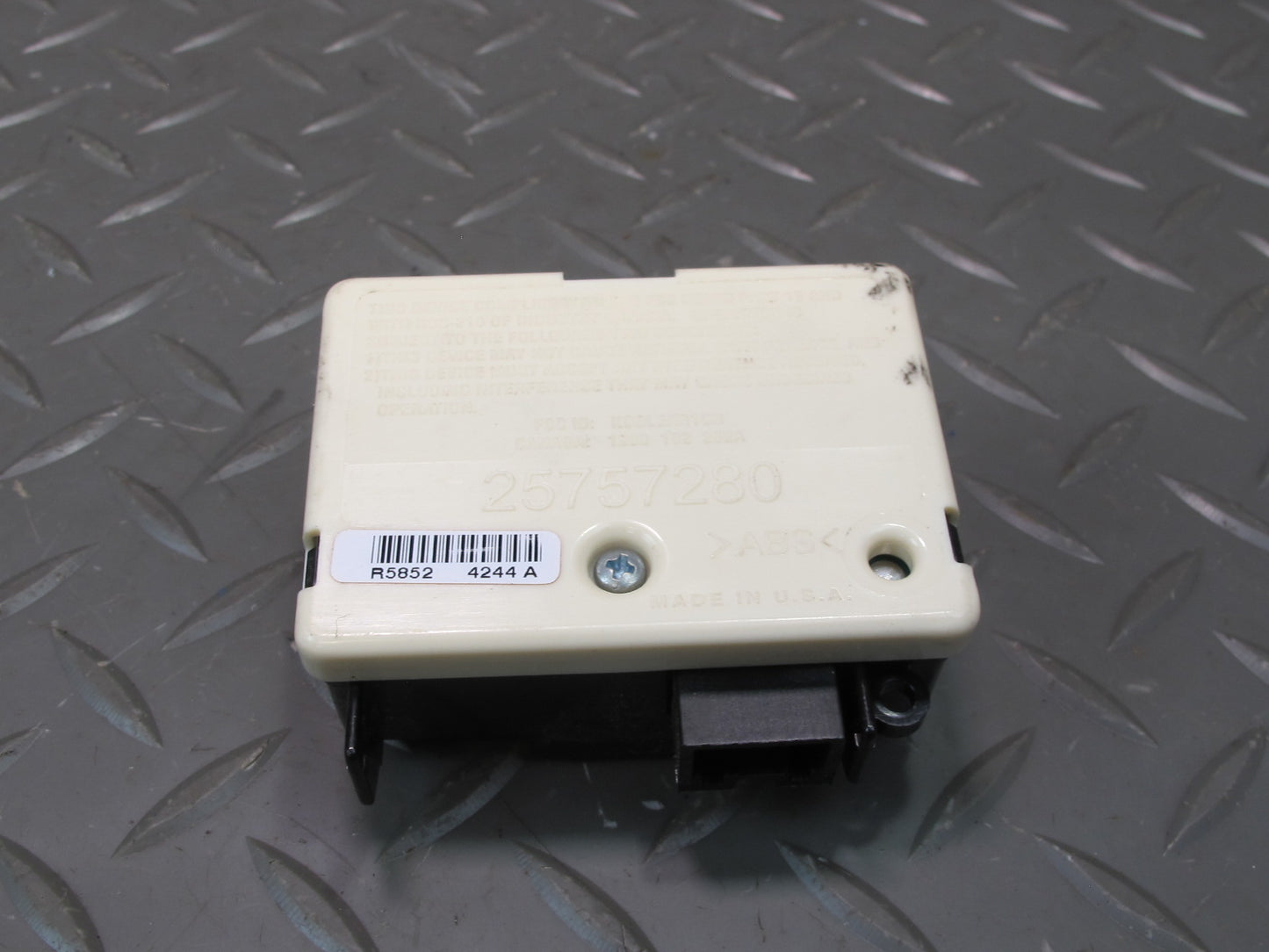 03-06 Chevrolet SSR Theft Locking Control Module 25757280 OEM