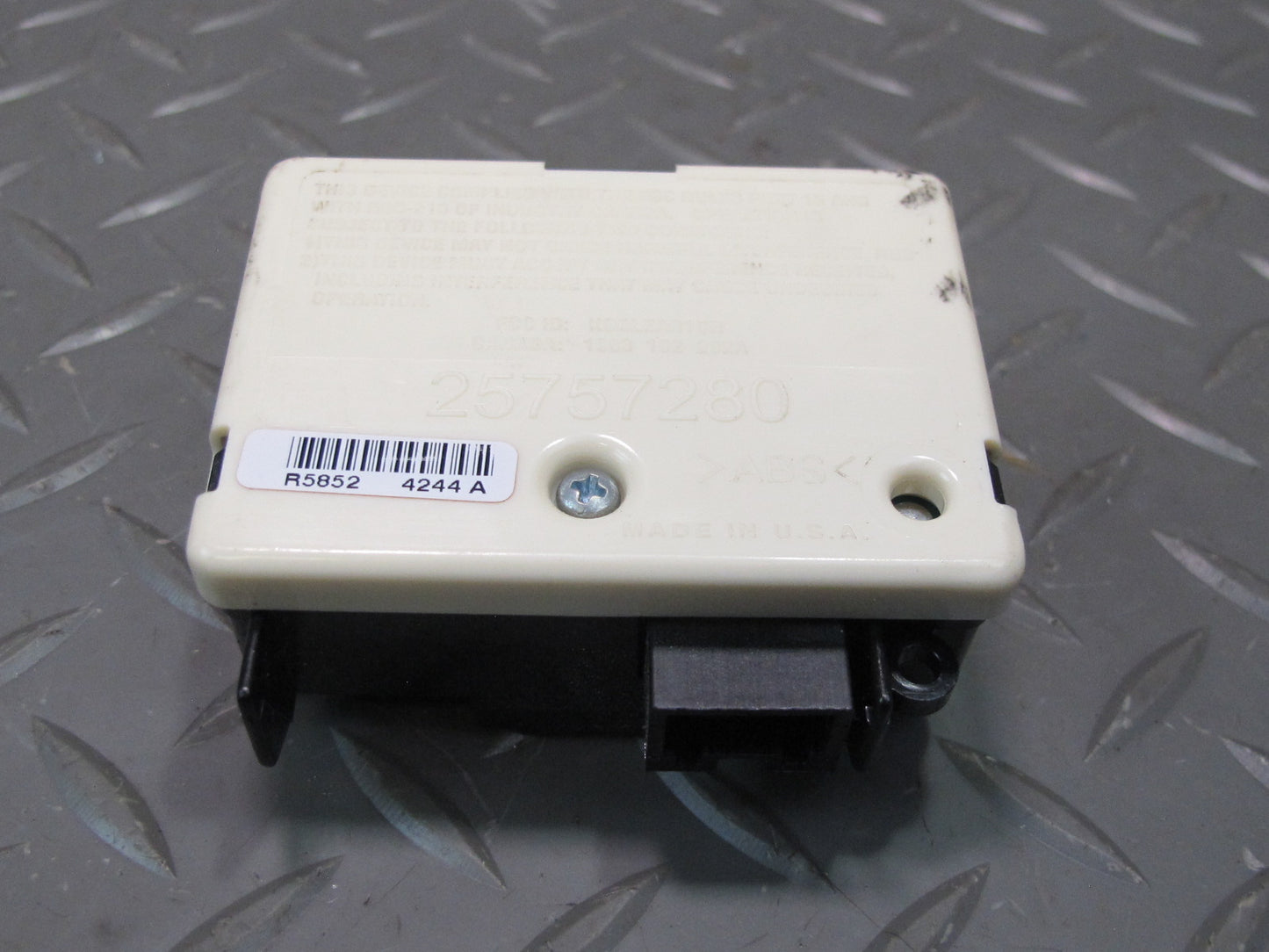 03-06 Chevrolet SSR Theft Locking Control Module 25757280 OEM