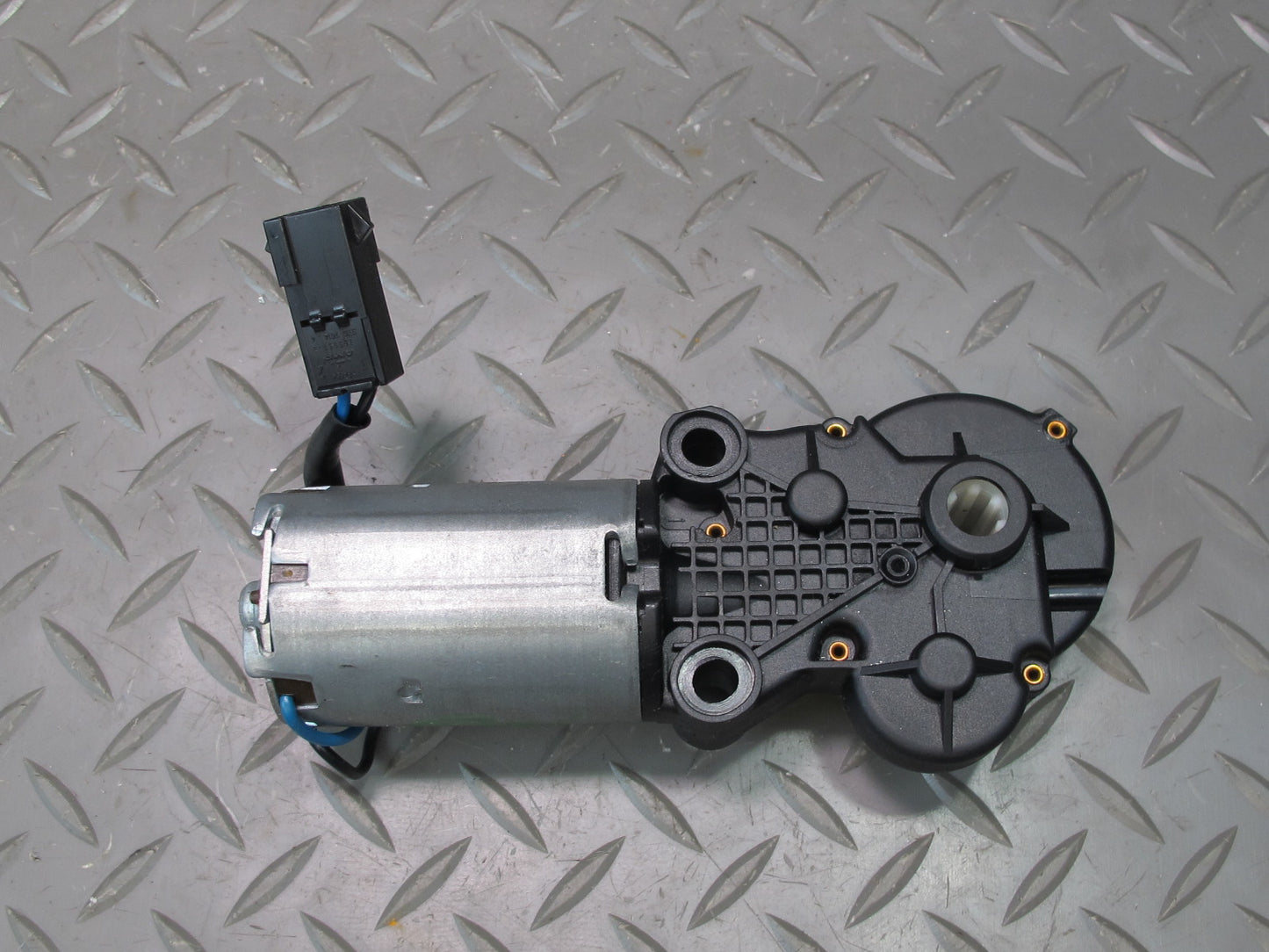 03-06 Chevrolet SSR Left or Right Seat Recline Motor OEM