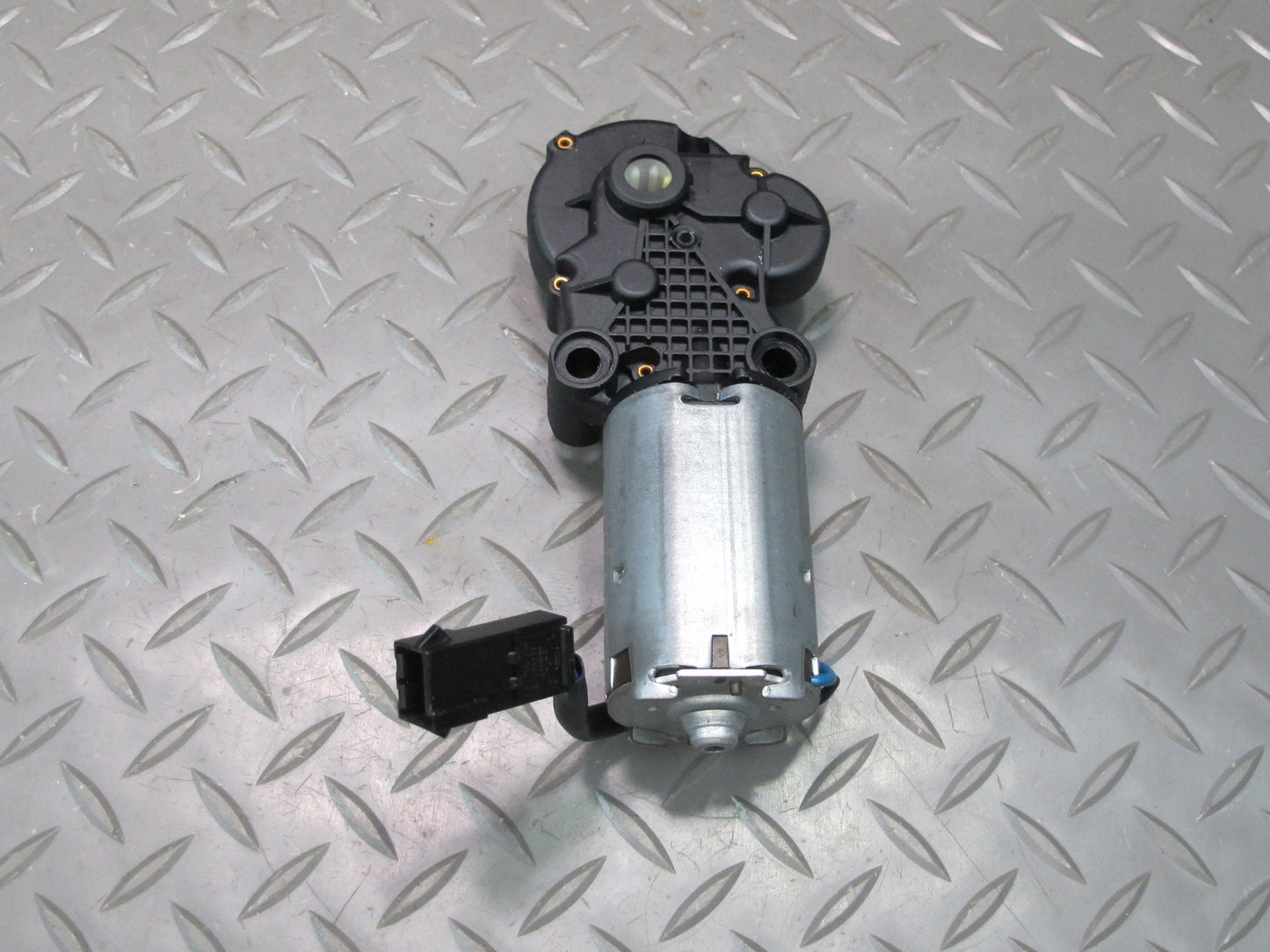 03-06 Chevrolet SSR Left or Right Seat Recline Motor OEM