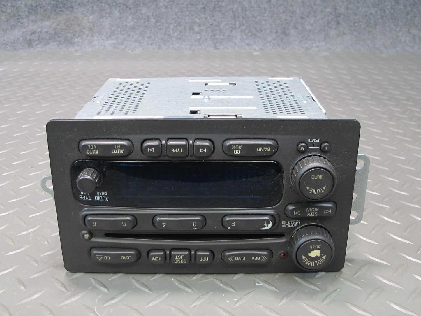 05-06 Chevrolet SSR Radio Stereo CD Changer Player Head Unit 10359577 OEM