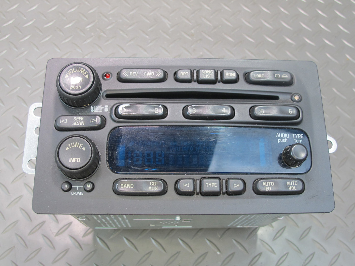 05-06 Chevrolet SSR Radio Stereo CD Changer Player Head Unit 10359577 OEM