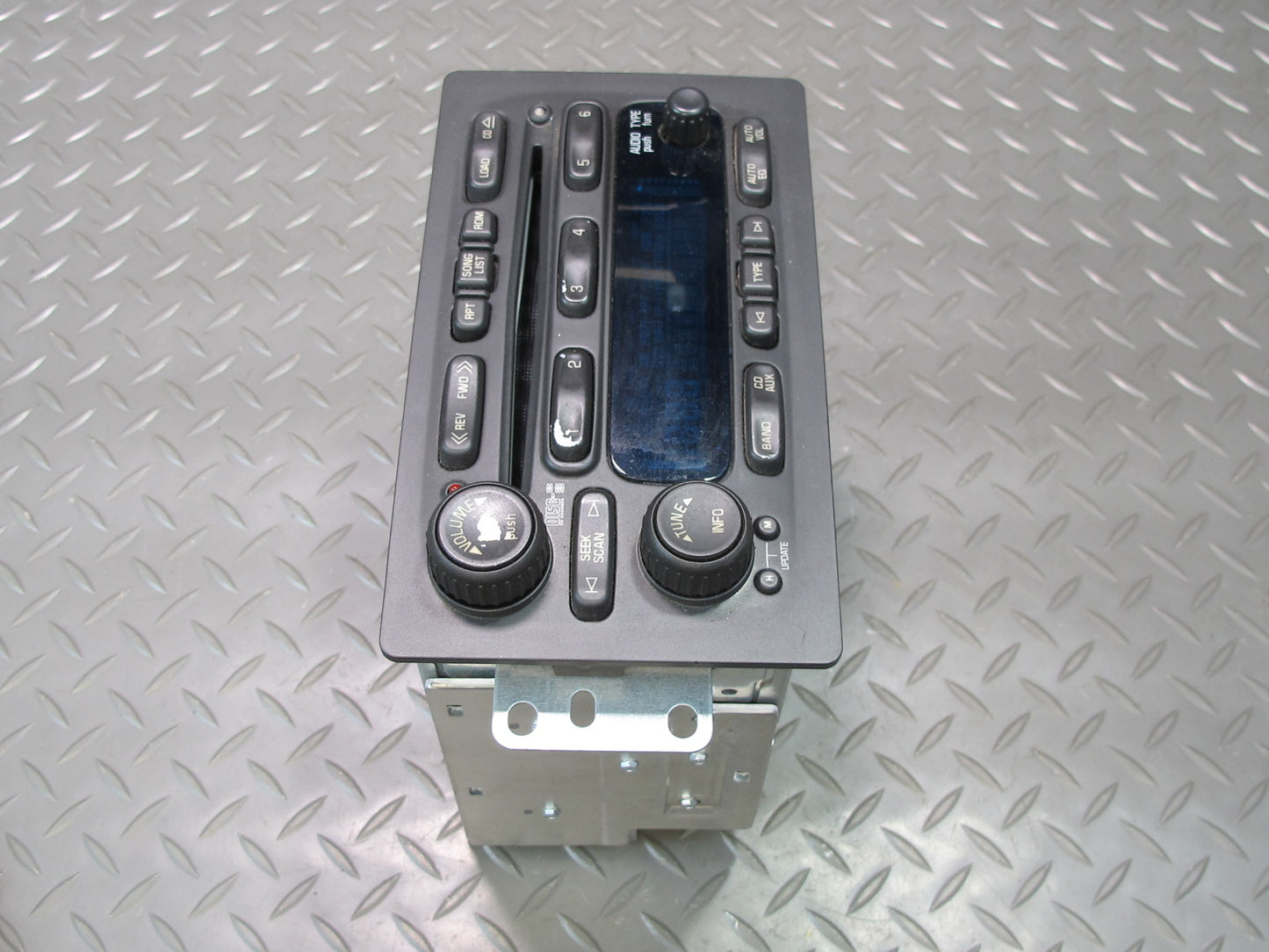 05-06 Chevrolet SSR Radio Stereo CD Changer Player Head Unit 10359577 OEM