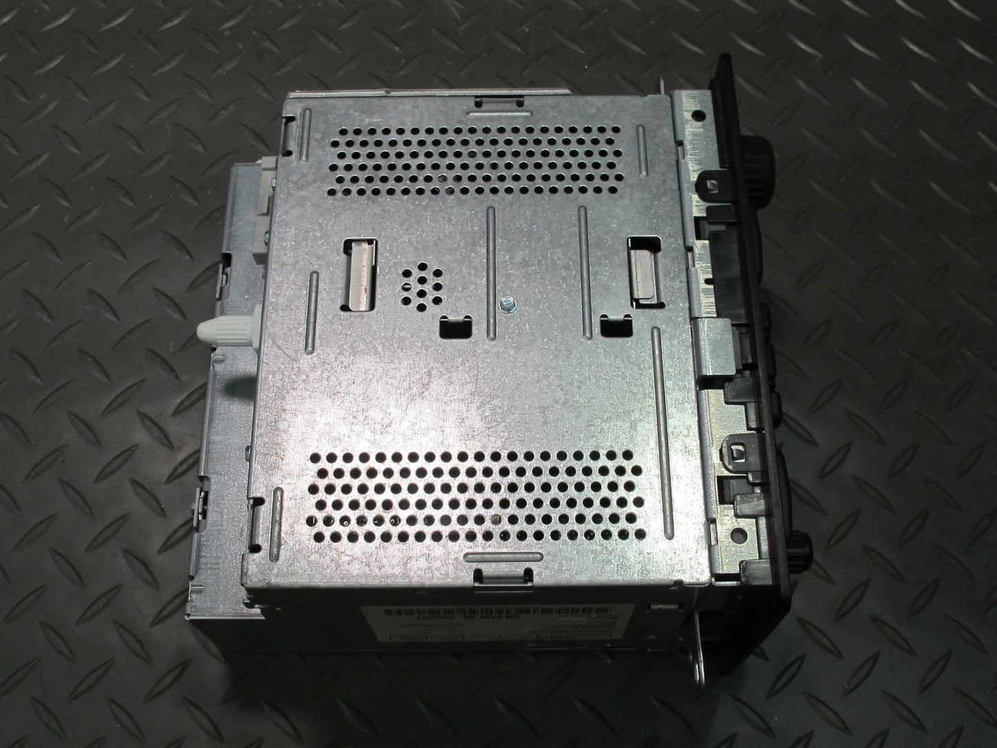 05-06 Chevrolet SSR Radio Stereo CD Changer Player Head Unit 10359577 OEM