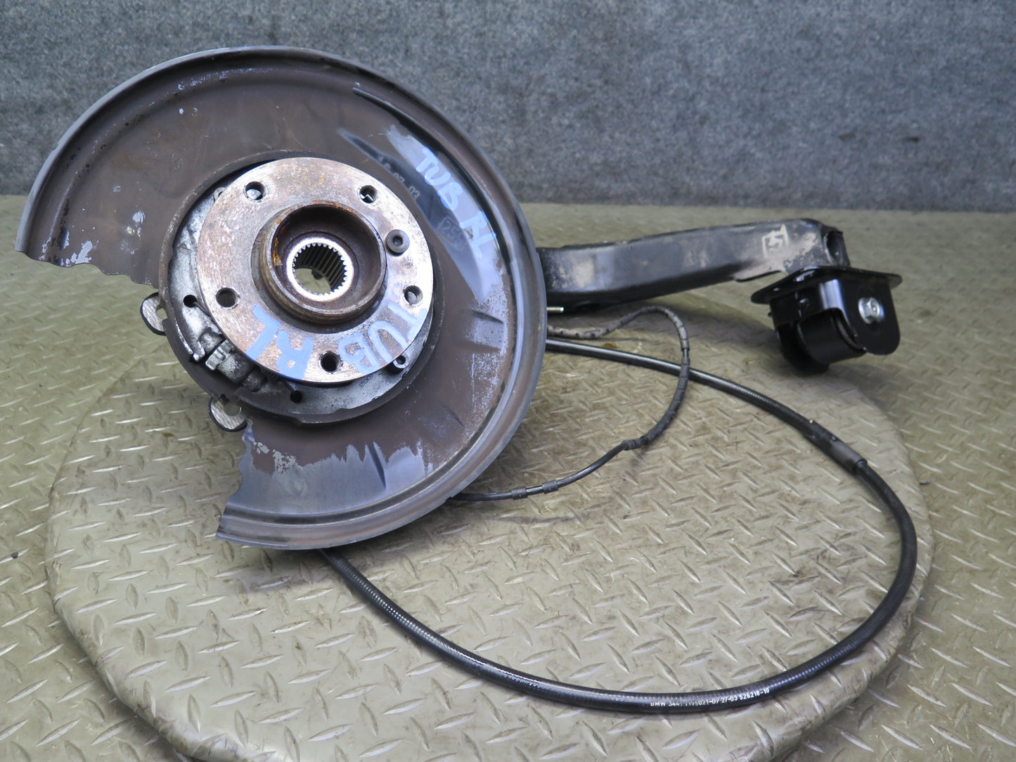 01-06 BMW E46 330ci RWD Rear Left Knuckle Wheel Hub Trailing Arm OEM