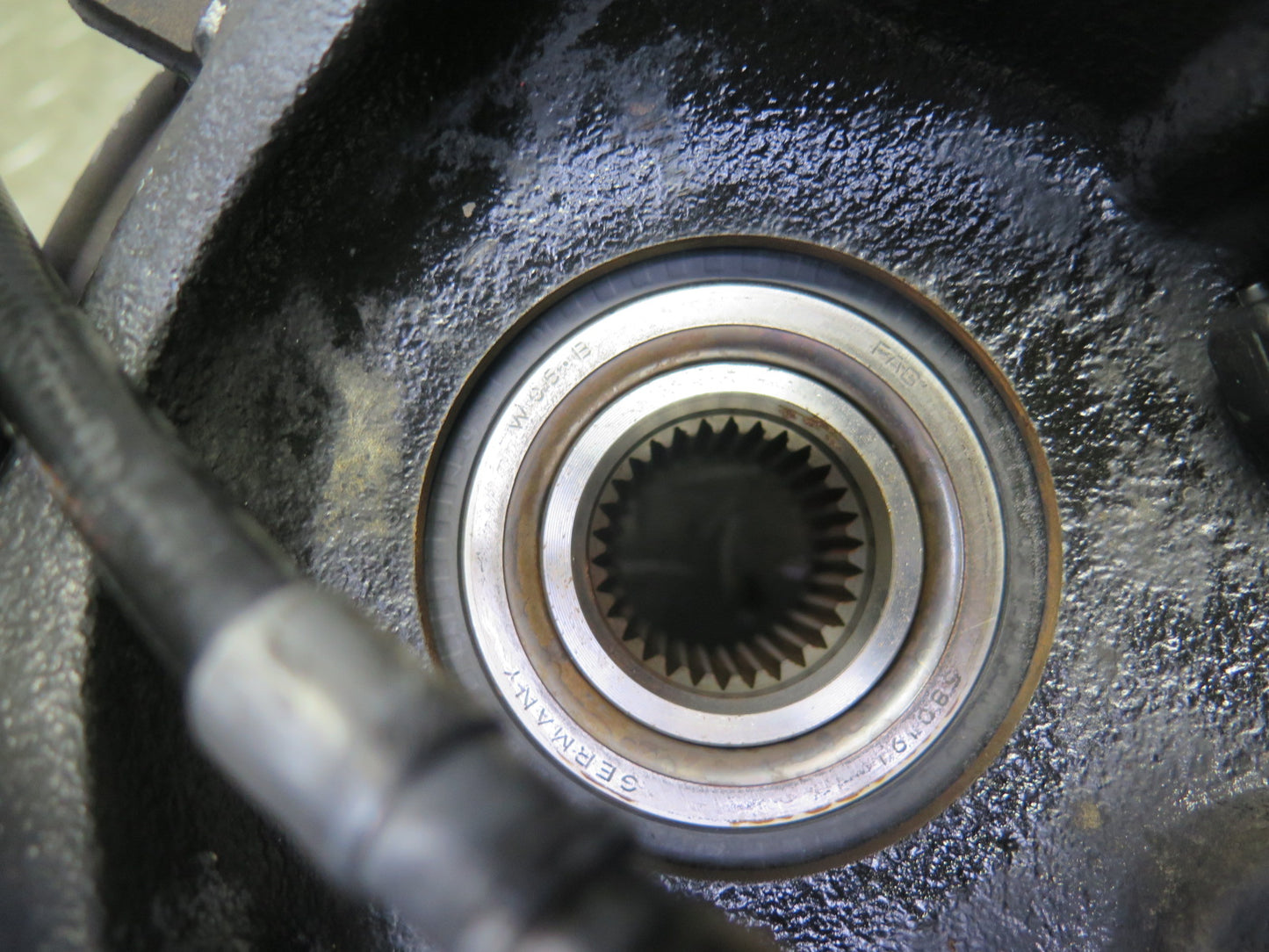 01-06 BMW E46 330ci RWD Rear Left Knuckle Wheel Hub Trailing Arm OEM