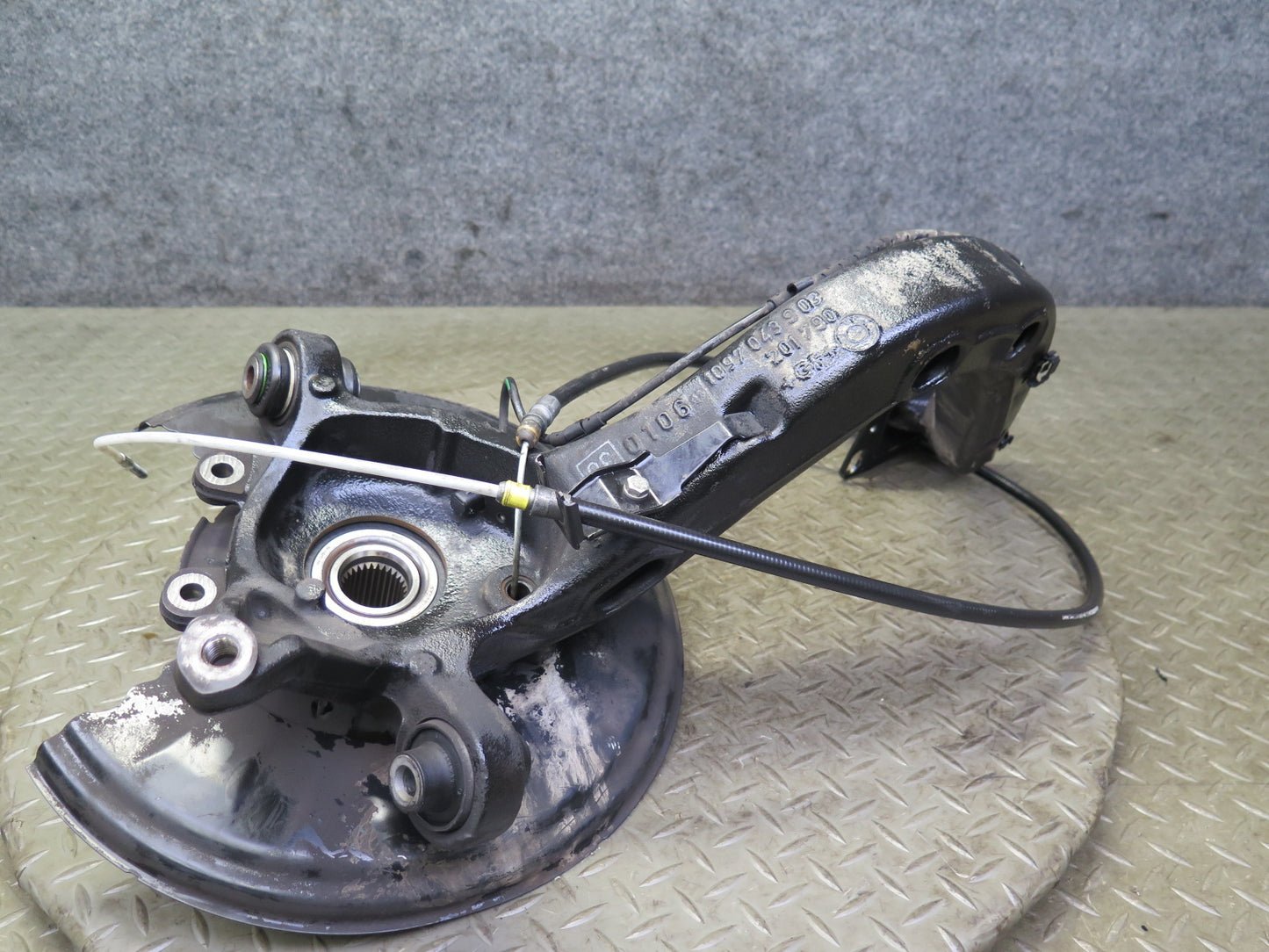 01-06 BMW E46 330ci RWD Rear Left Knuckle Wheel Hub Trailing Arm OEM