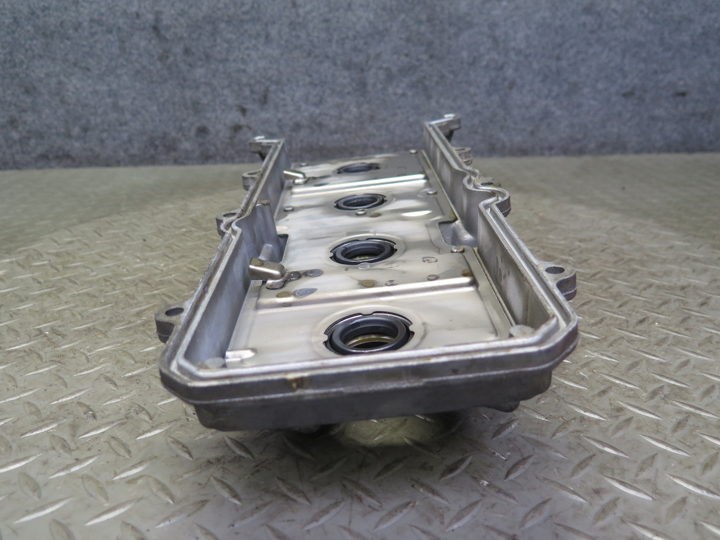 2006-2009 Lexus UZJ120L GX470 4.7L Engine Right Side Cylinder Valve Cover