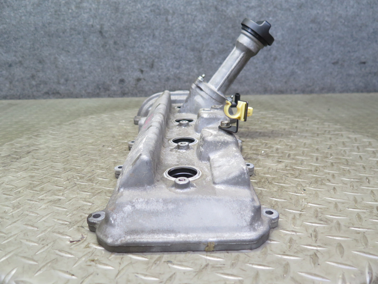 2006-2009 Lexus UZJ120L GX470 4.7L Engine Left Side Cylinder Valve Cover