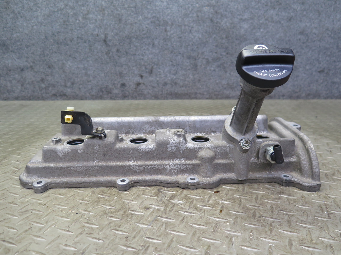 2006-2009 Lexus UZJ120L GX470 4.7L Engine Left Side Cylinder Valve Cover