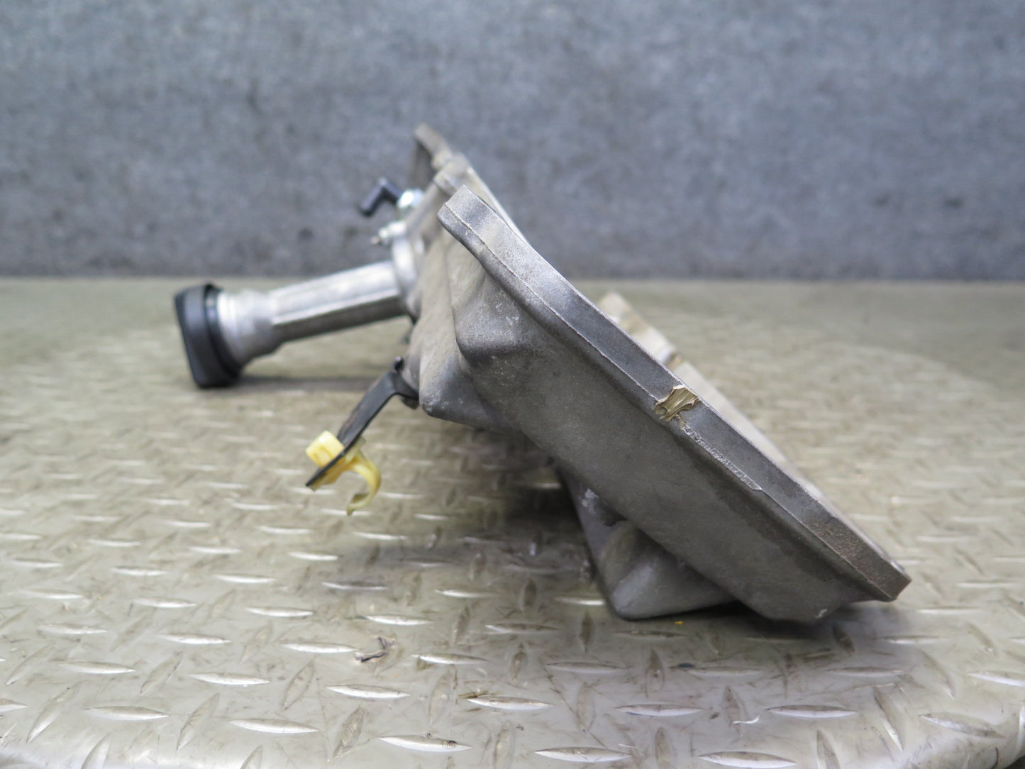 2006-2009 Lexus UZJ120L GX470 4.7L Engine Left Side Cylinder Valve Cover