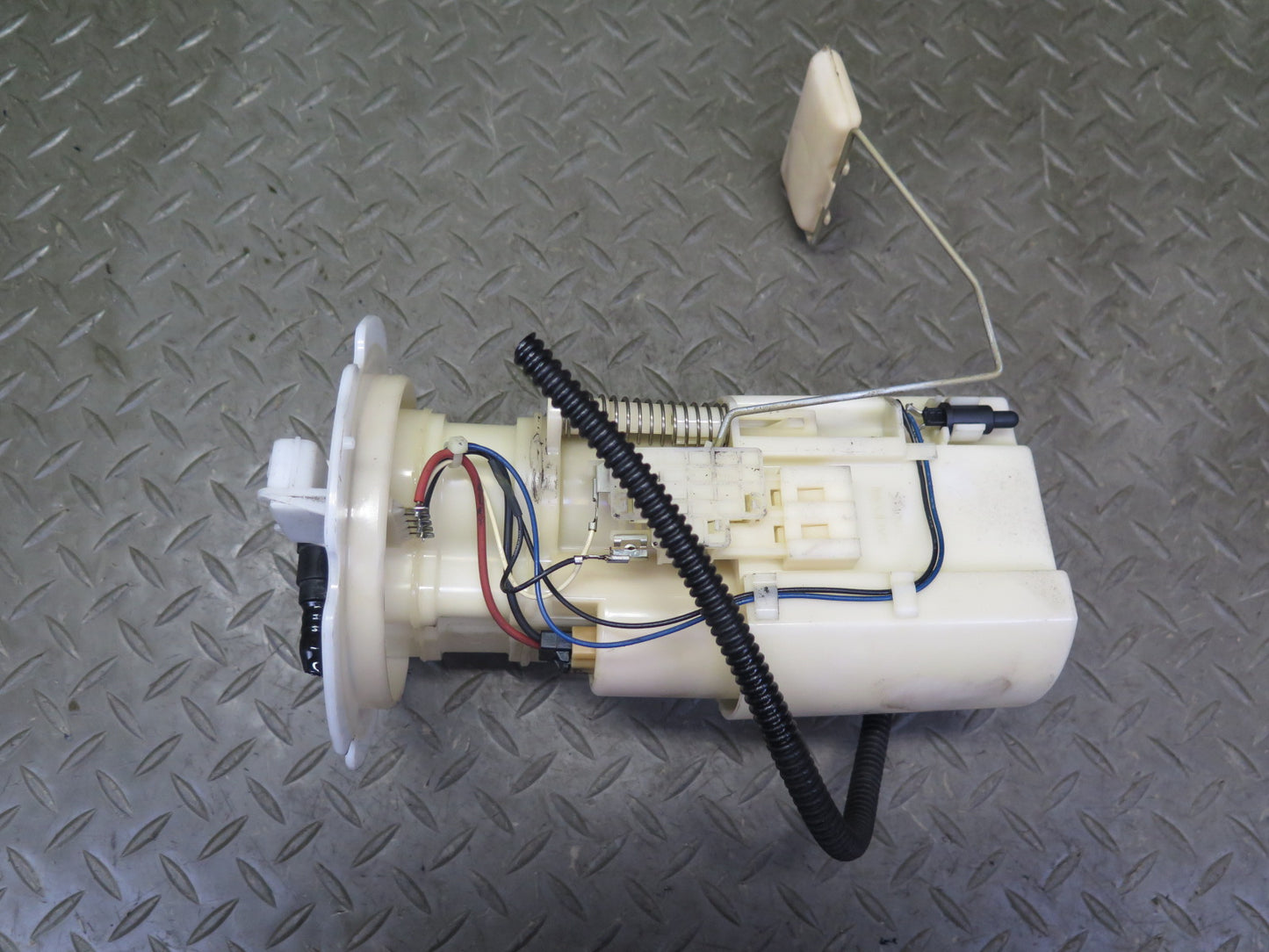 03-09 Nissan Z33 350Z Set of 2 Fuel Pump Level Sensor Sending Unit OEM