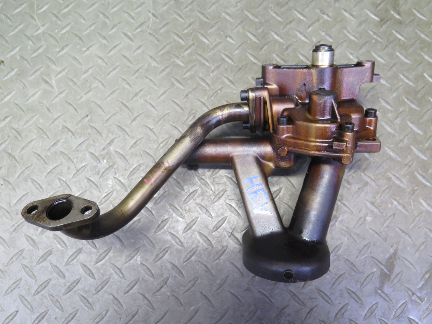 99-00 VW Eurovan T4 2.8L AES Engine Motor Oil Pump w Intermediate Gear Shaft OEM