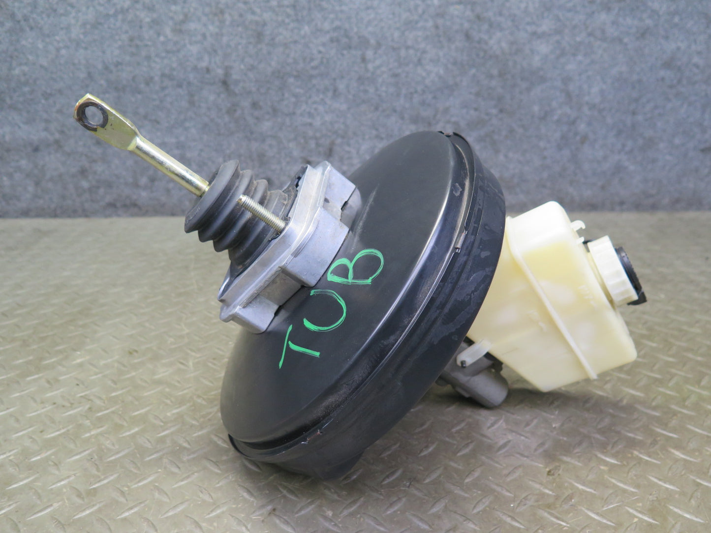 01-06 BMW E46 330ci Brake Master Cylinder Booster Fluid Reservoir OEM