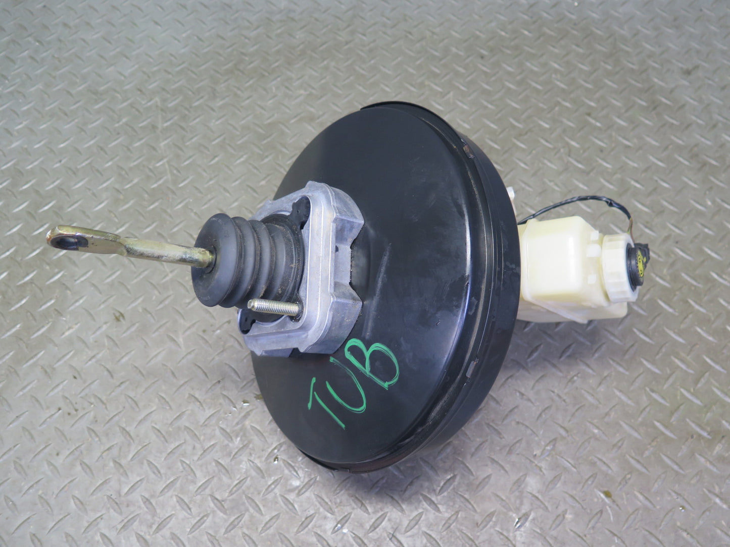 01-06 BMW E46 330ci Brake Master Cylinder Booster Fluid Reservoir OEM