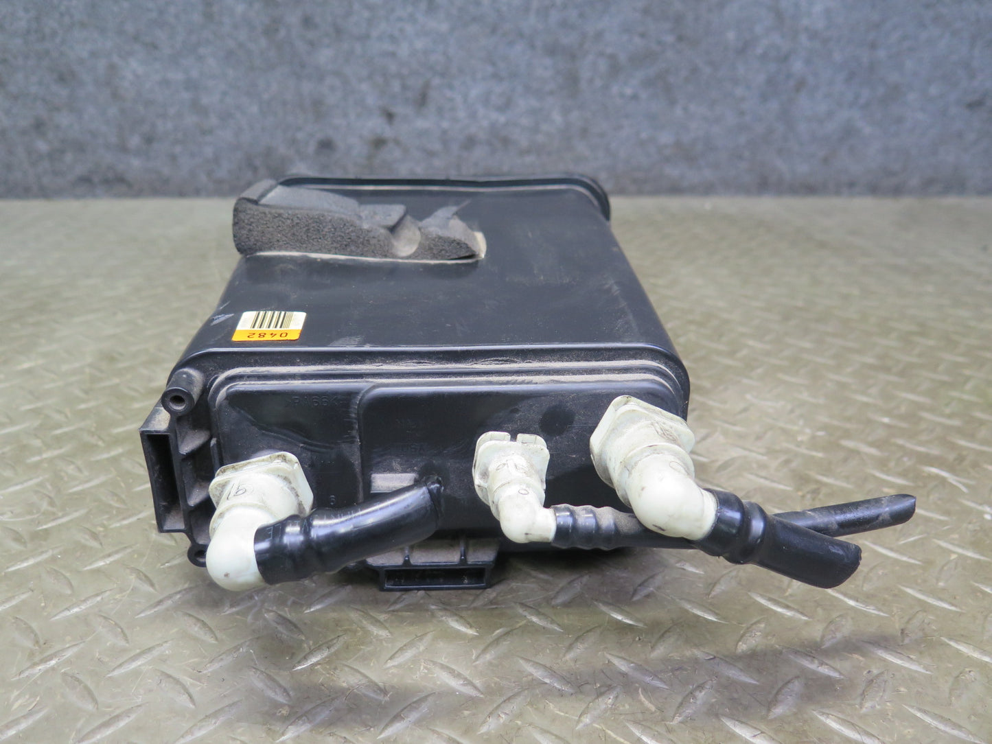 05-06 Chevrolet Trailblazer SSR Fuel Vapor Charcoal Canister 15190482 OEM