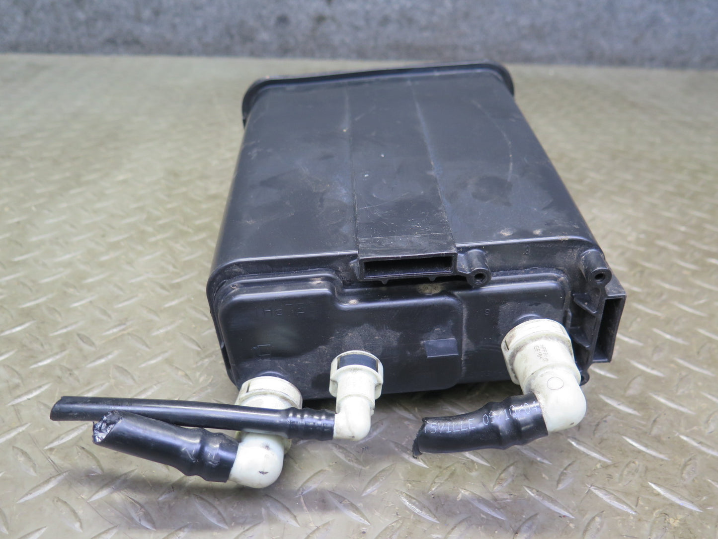 05-06 Chevrolet Trailblazer SSR Fuel Vapor Charcoal Canister 15190482 OEM