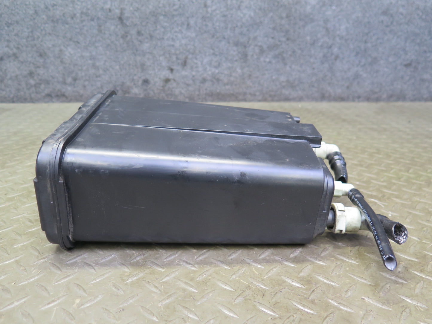 05-06 Chevrolet Trailblazer SSR Fuel Vapor Charcoal Canister 15190482 OEM