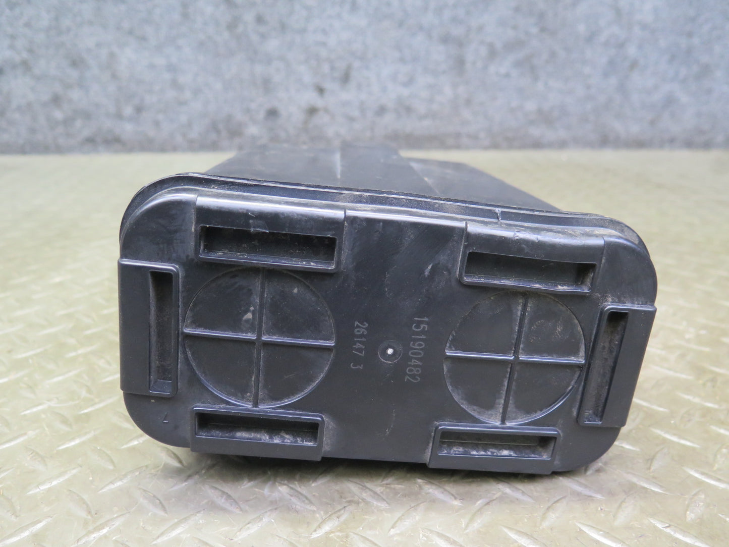 05-06 Chevrolet Trailblazer SSR Fuel Vapor Charcoal Canister 15190482 OEM